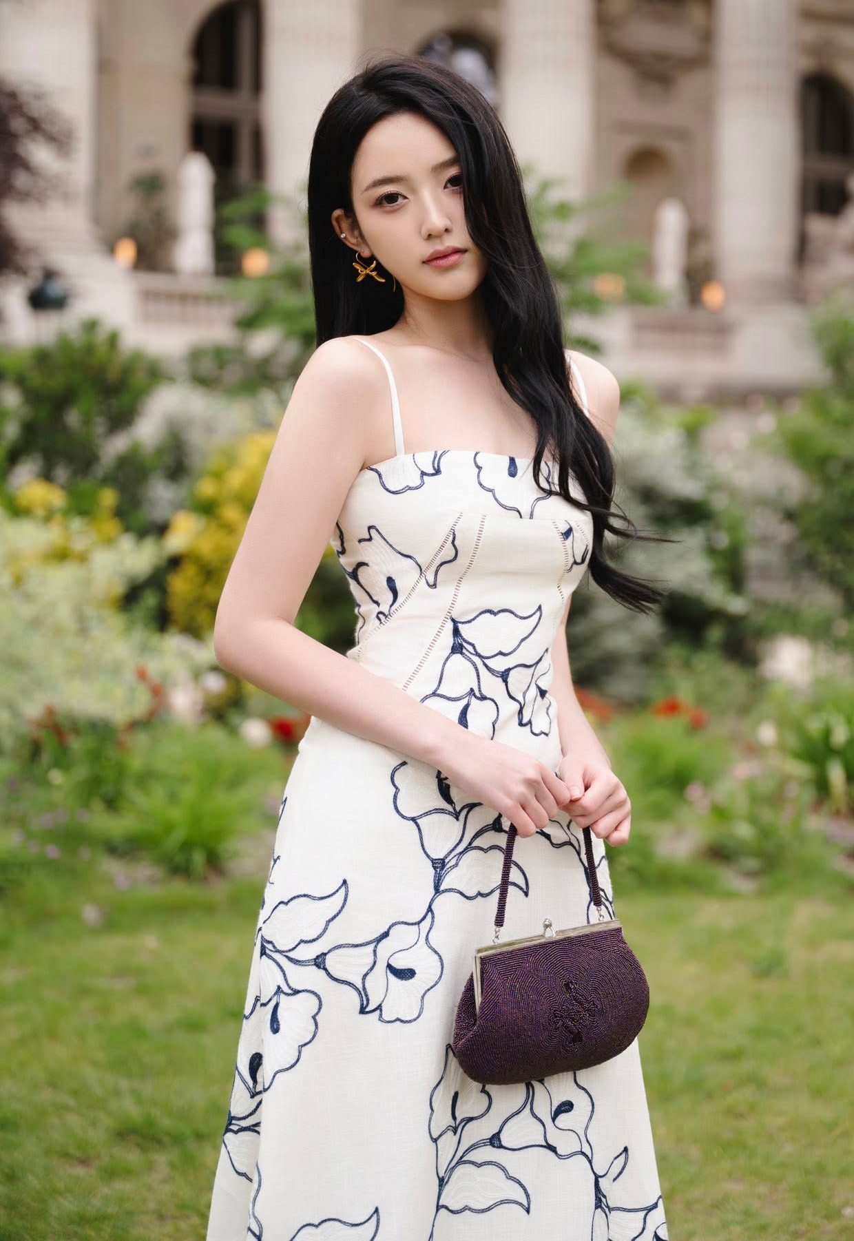 Xu hướng họa tiết dịu d&agrave;ng, l&atilde;ng mạn 'l&ecirc;n ng&ocirc;i' l&uacute;c giao m&ugrave;a- Ảnh 3.