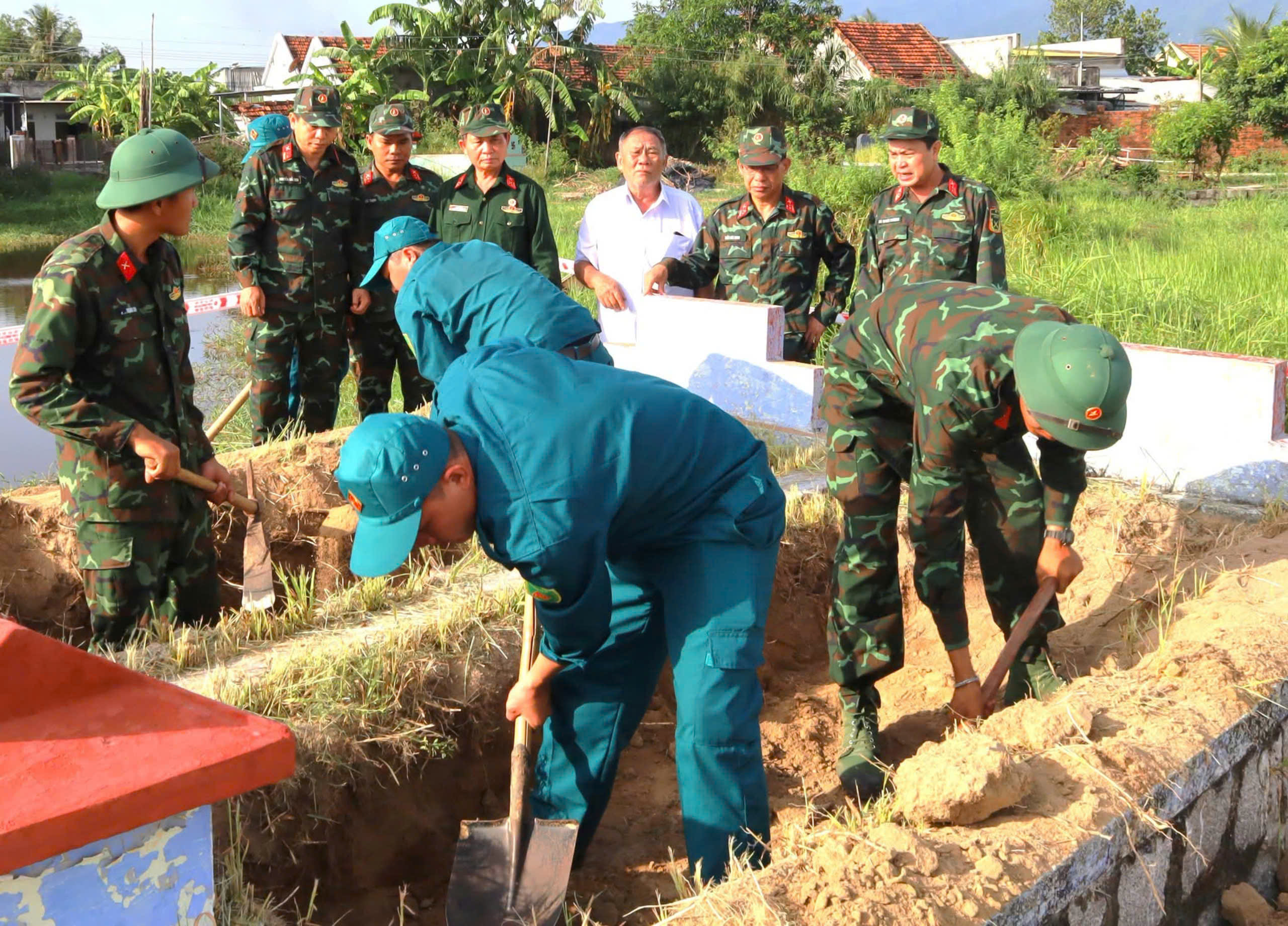 Khánh Hòa đón 3 liệt sĩ về nghĩa trang, tìm nhân chứng Nhà lao Thành Diên Khánh - Ảnh 1.