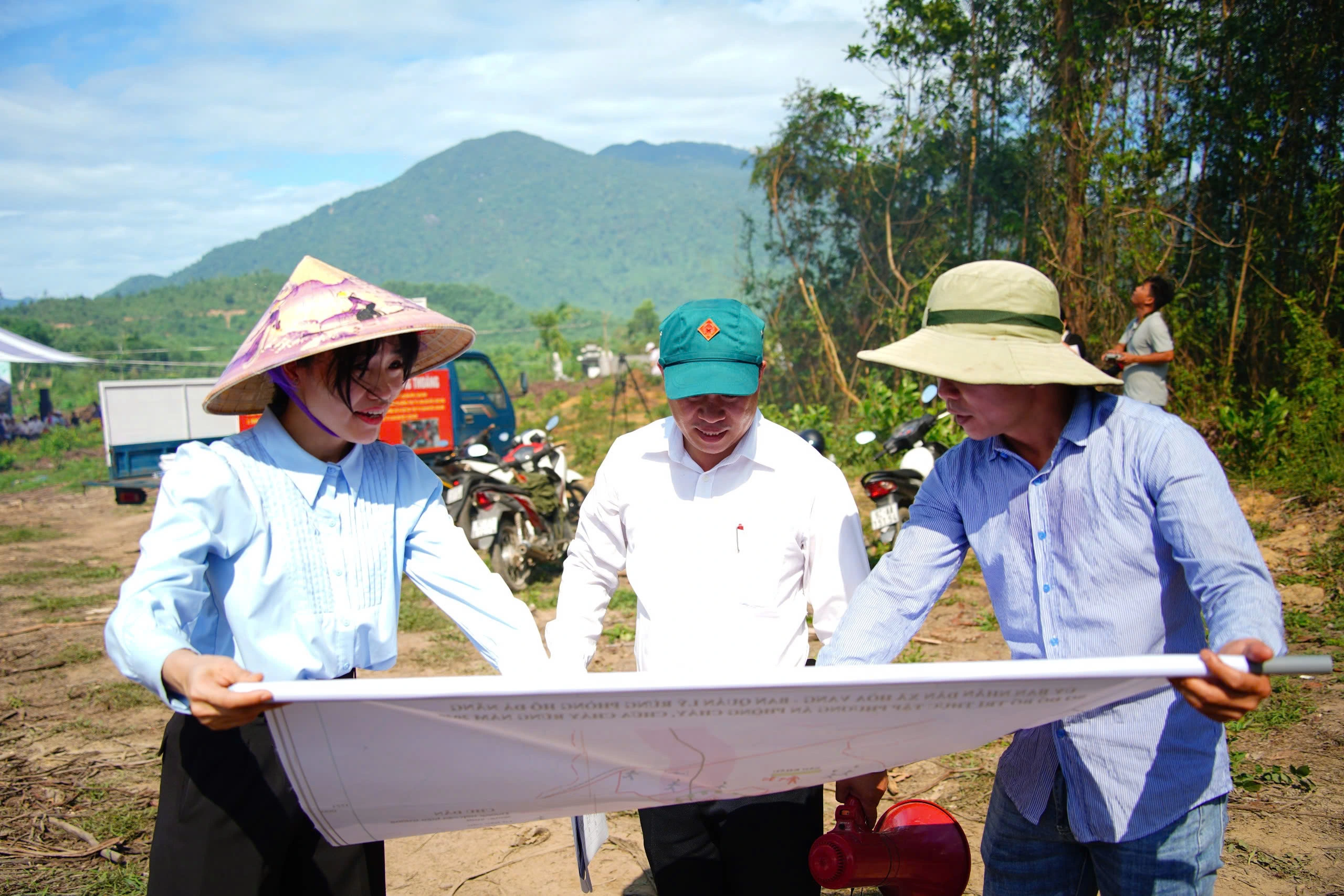 Giả định cháy rừng vì nắng nóng, Đà Nẵng huy động hàng trăm người dập lửa- Ảnh 3.