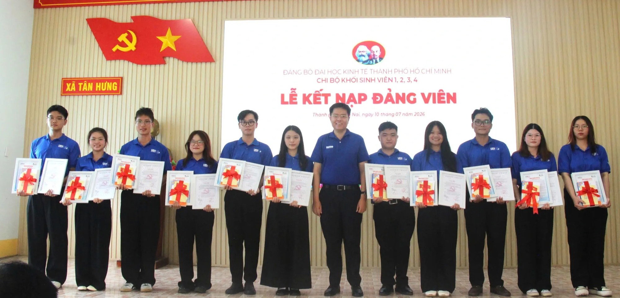 Dấu ấn đẹp của sinh viên tình nguyện thành phố mang tên Bác- Ảnh 2.