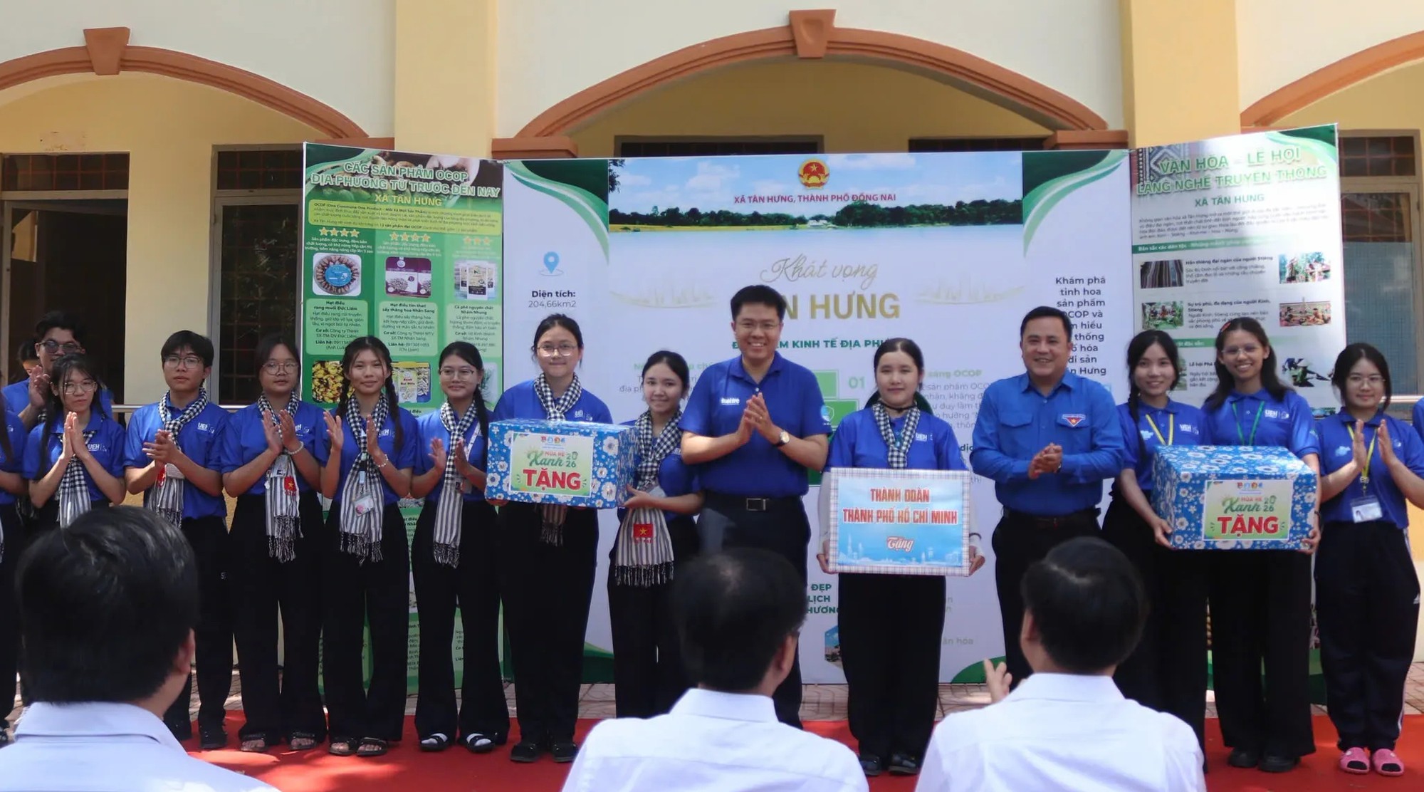 Dấu ấn đẹp của sinh viên tình nguyện thành phố mang tên Bác- Ảnh 6.