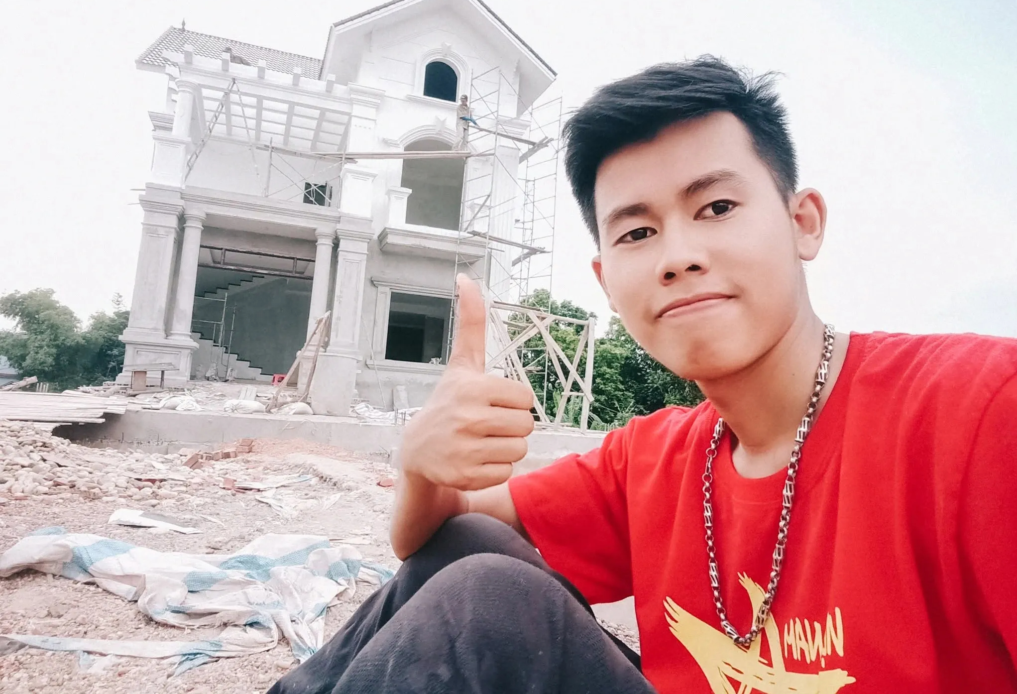 Qu&aacute; khứ thất nghiệp, l&agrave;m c&ocirc;ng nh&acirc;n v&agrave; b&iacute; mật của youtuber kh&ocirc;ng học Đại học - Ảnh 2.