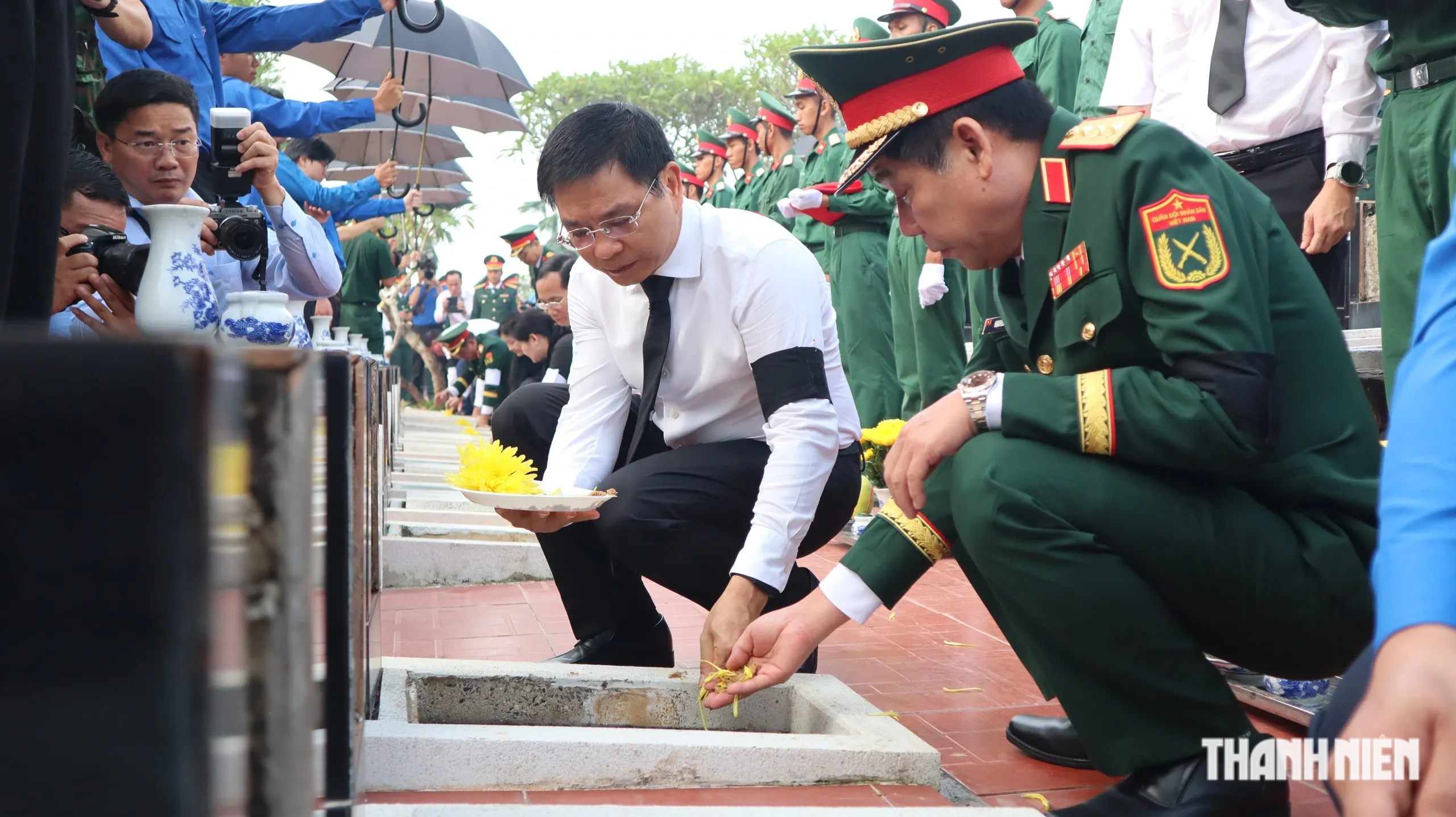 Đồng Nai: Trang trọng lễ truy điệu, an táng 63 hài cốt liệt sĩ- Ảnh 11.