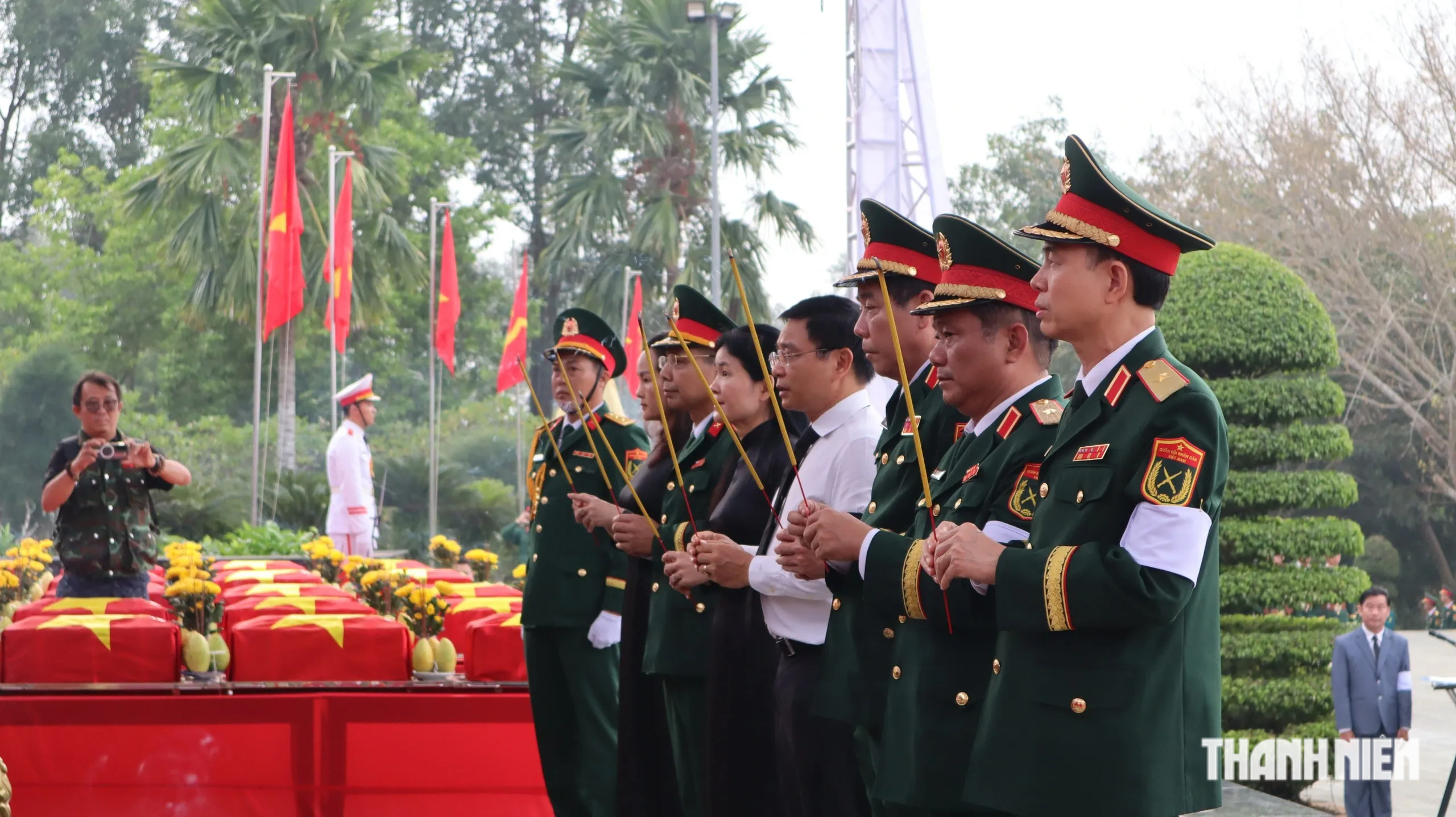 Đồng Nai: Trang trọng lễ truy điệu, an táng 63 hài cốt liệt sĩ- Ảnh 5.