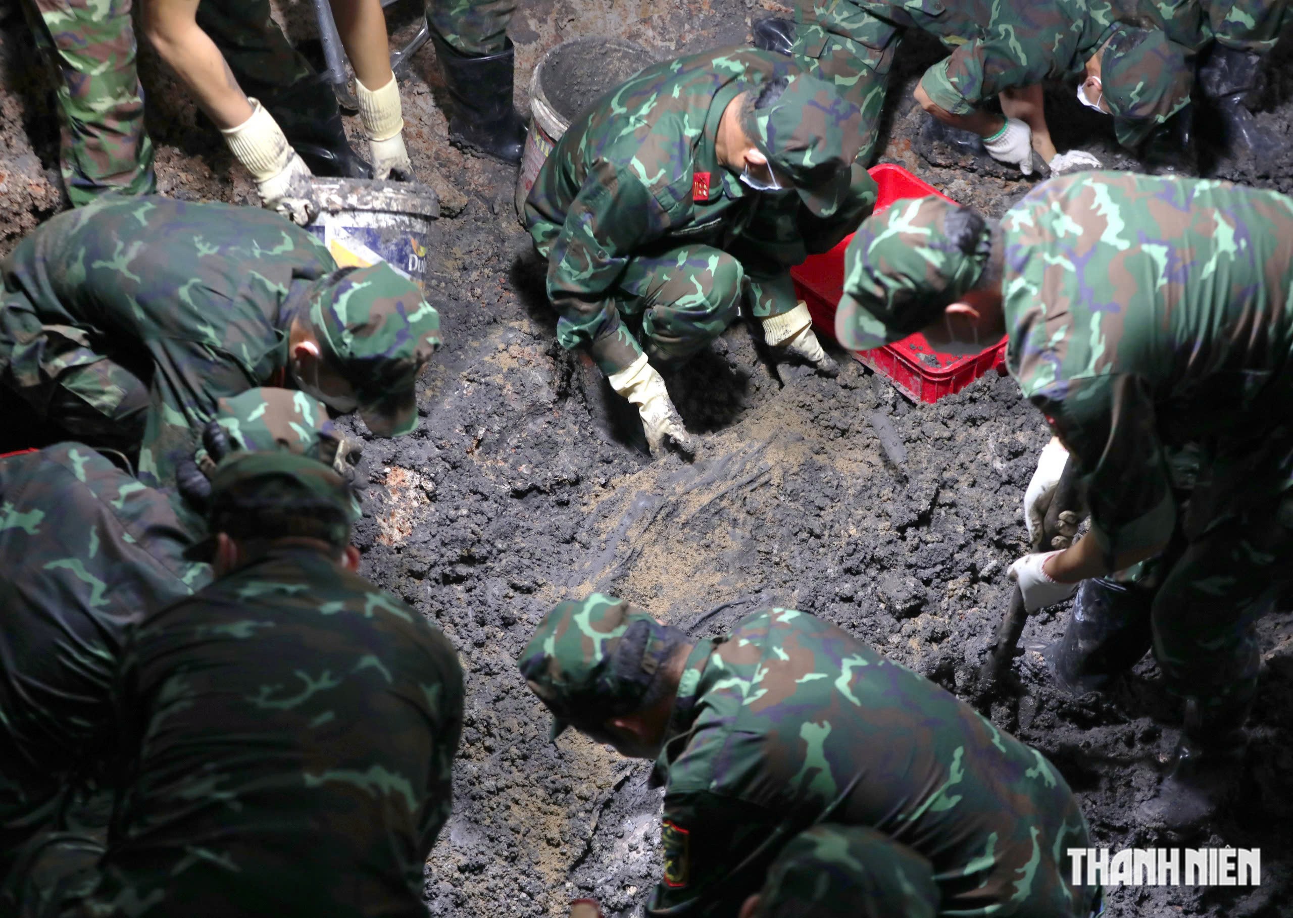 Tìm thấy thêm 20 hài cốt liệt sĩ, phát hiện 1 bộ tập thể tại công viên Lê Thị Riêng- Ảnh 1.