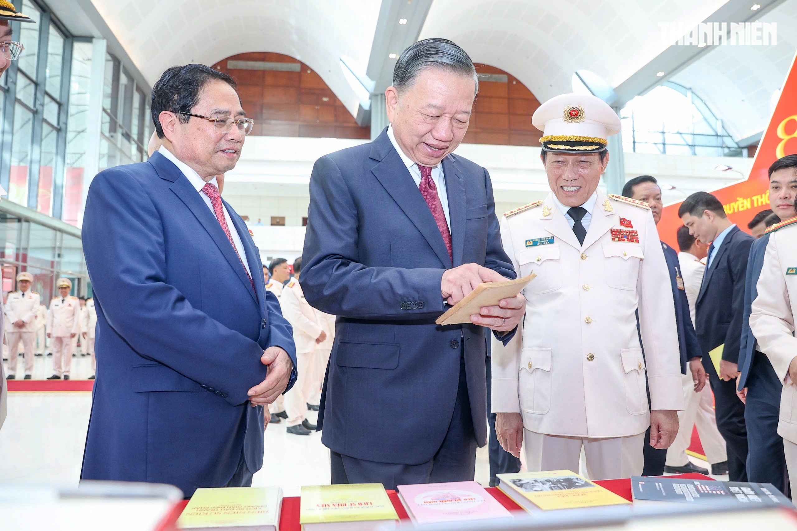 Tổng Bí thư, Chủ tịch nước dự lễ kỷ niệm 80 năm Ngày truyền thống an ninh - Ảnh 6.
