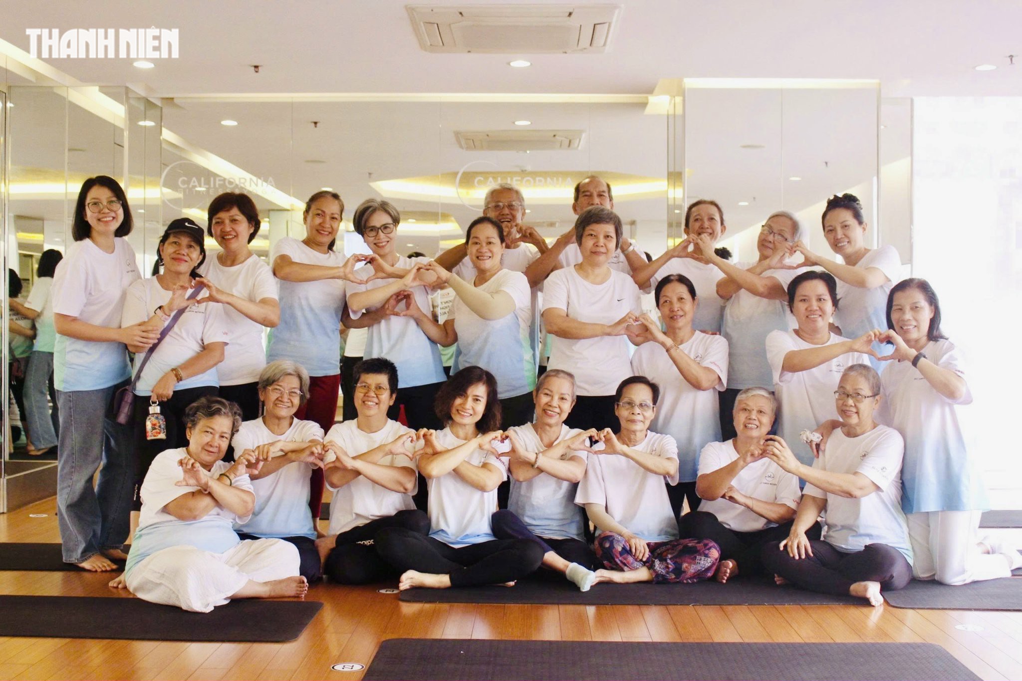 Bệnh nhân ung thư tìm thấy ‘người nhà’ trong lớp yoga đặc biệt ở TP.HCM- Ảnh 4.