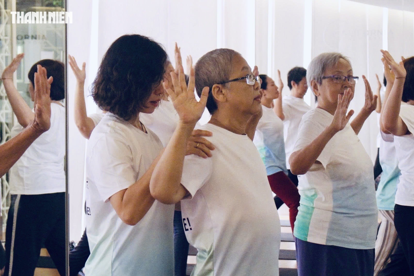 Bệnh nhân ung thư tìm thấy ‘người nhà’ trong lớp yoga đặc biệt ở TP.HCM- Ảnh 6.