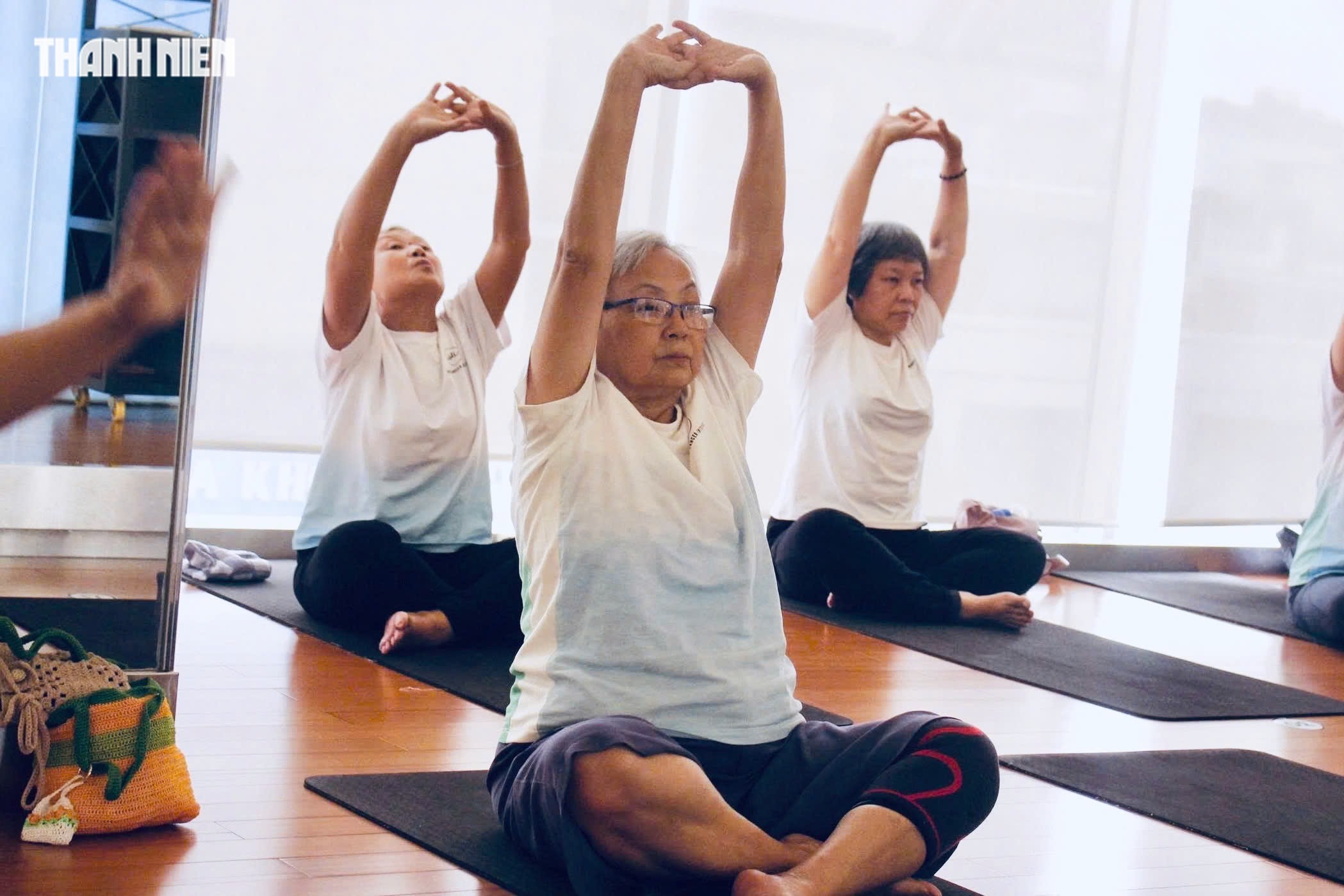 Bệnh nh&acirc;n ung thư t&igrave;m thấy &lsquo;người nh&agrave;&rsquo; trong lớp yoga đặc biệt ở TP.HCM- Ảnh 2.