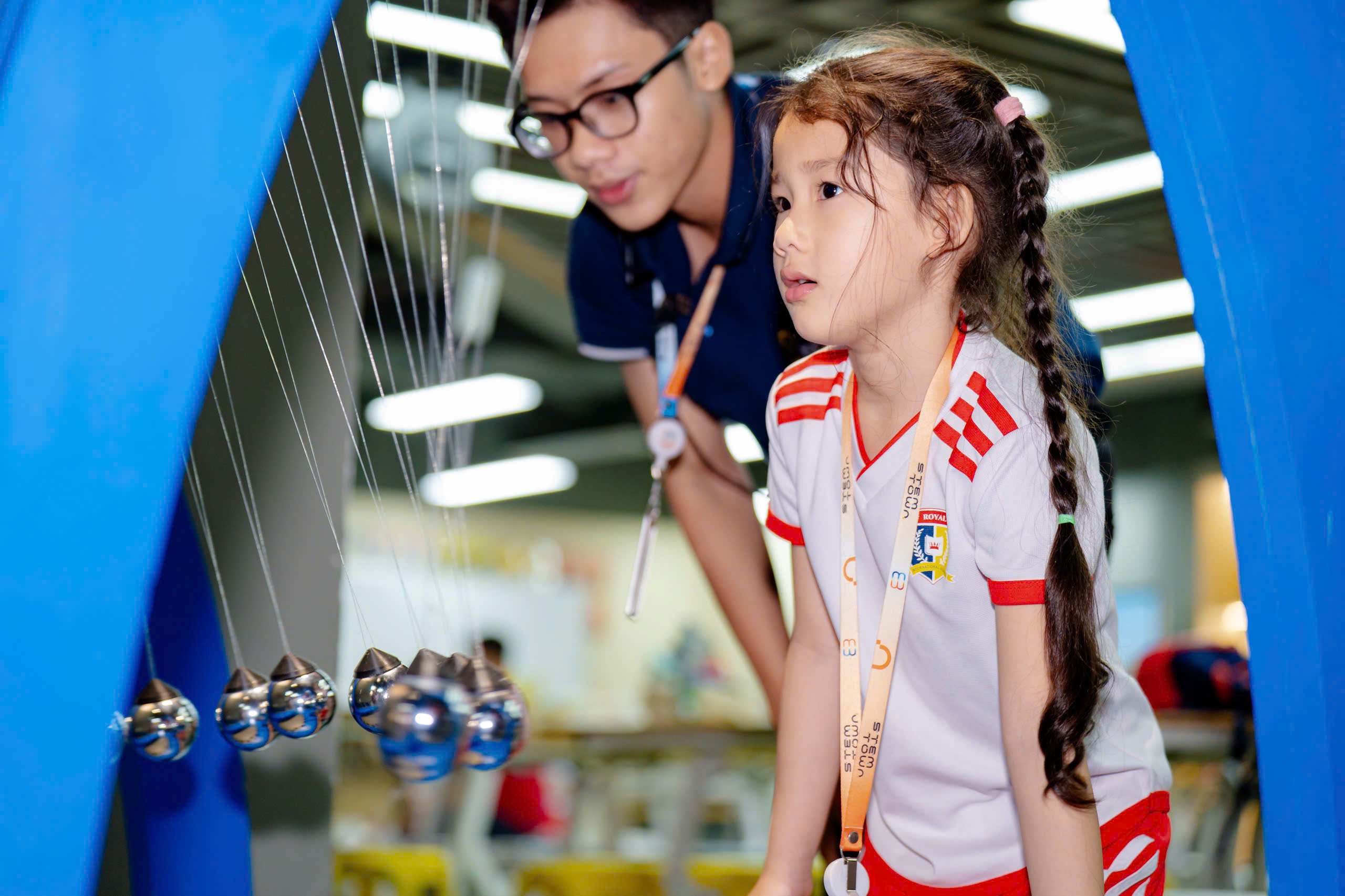 M&ugrave;a h&egrave; &ldquo;đa vũ trụ&rdquo; tại Royal School: Từ thế giới c&ocirc;ng nghệ đến kh&aacute;m ph&aacute; khủng long, lễ hội nước ho&agrave;nh tr&aacute;ng- Ảnh 2.