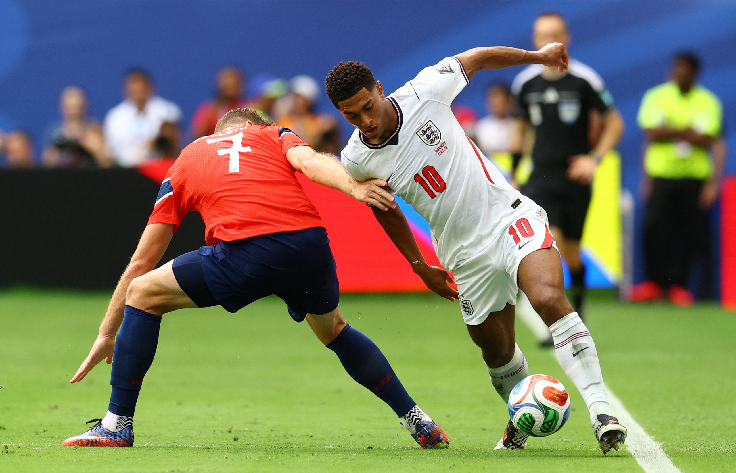 Bellingham gia nhập cuộc đua Vua phá lưới cùng Messi, Mbappe: Là tiền vệ duy nhất!- Ảnh 1.