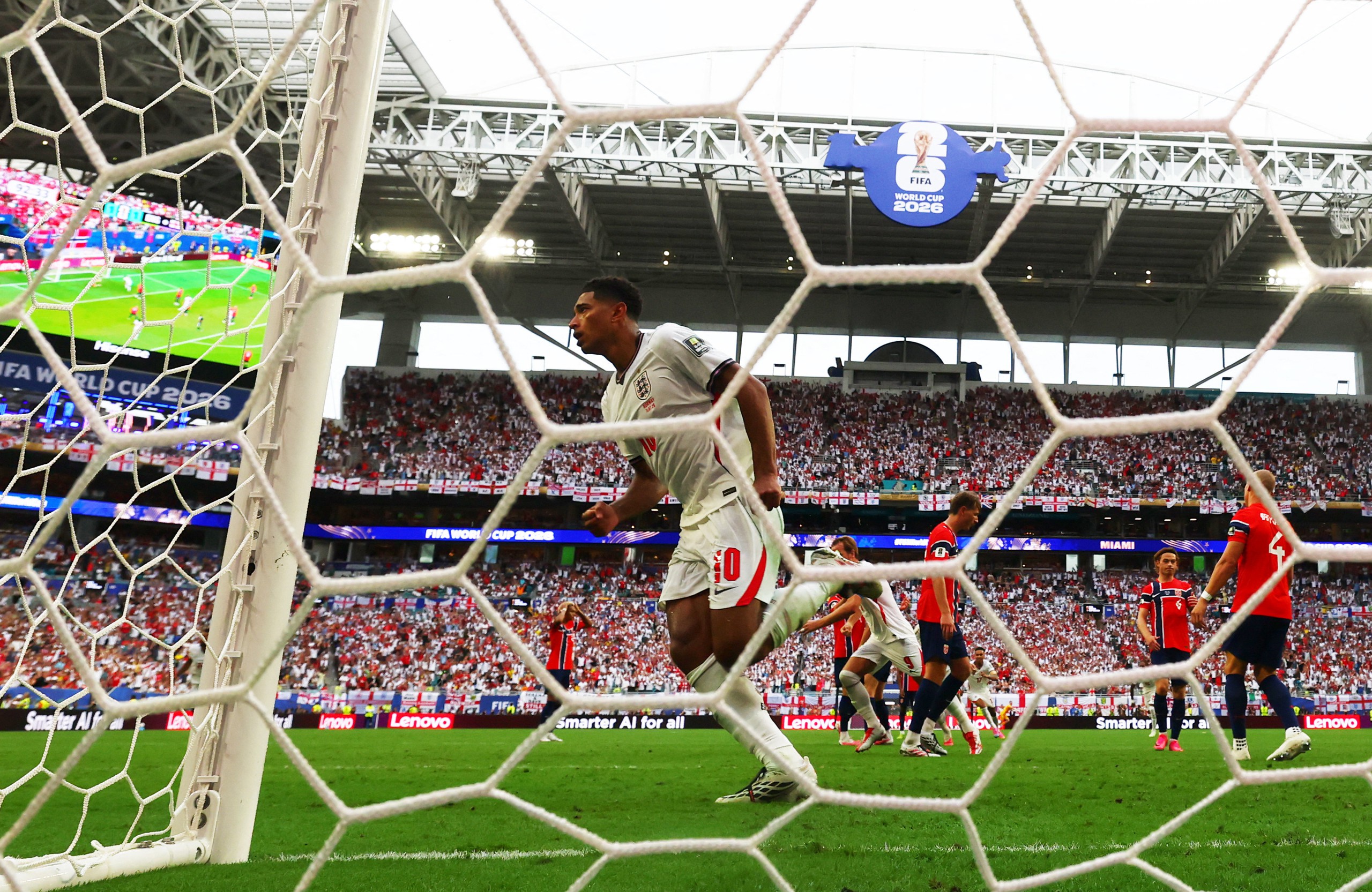 Bellingham gia nhập cuộc đua Vua phá lưới cùng Messi, Mbappe: Là tiền vệ duy nhất!- Ảnh 6.