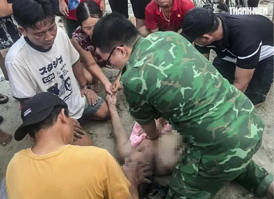 Tắm biển ở Quảng Ngãi: 3 người bị đuối nước, 2 người tử vong, 1 mất tích- Ảnh 1.