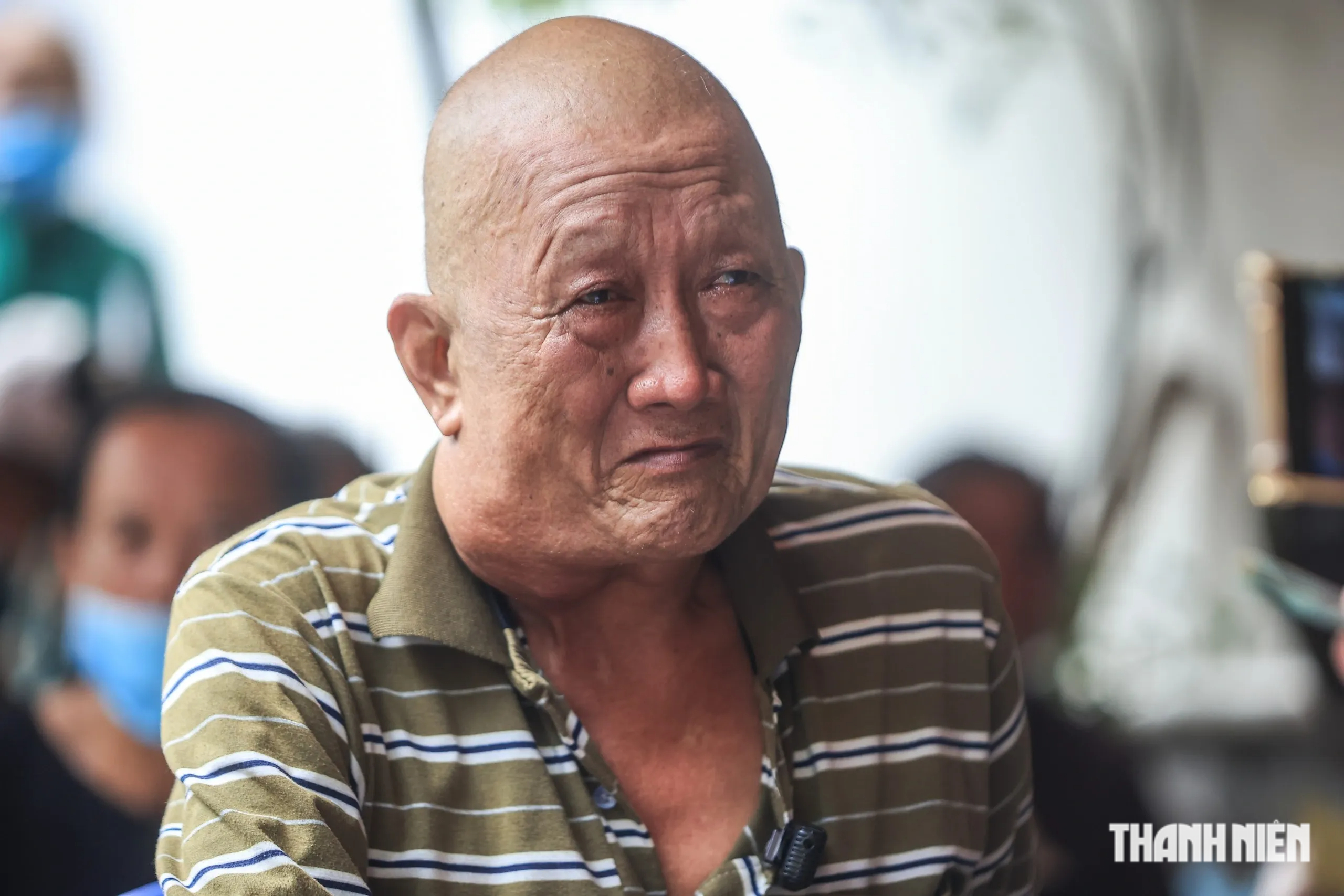 Hàng túi ni lông vỉa hè Bệnh viện Hùng Vương, phận nghèo vơi xót xa - Ảnh 4.