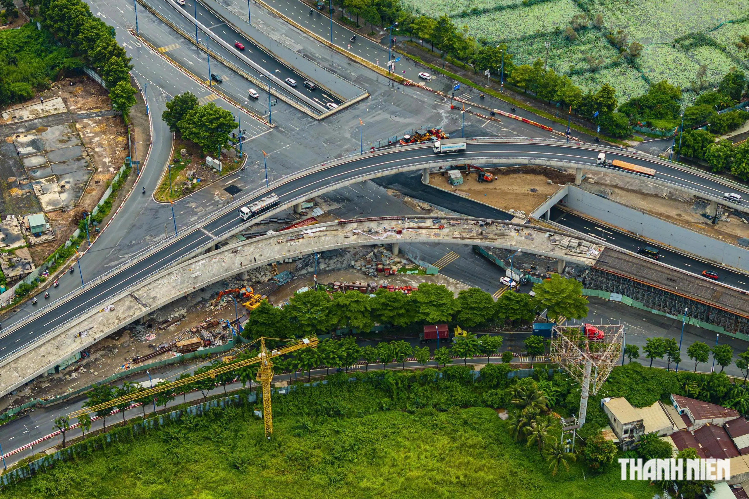 H&igrave;nh h&agrave;i cầu vượt n&uacute;t giao An Ph&uacute; ở TP.HCM sắp th&ocirc;ng xe cuối th&aacute;ng 7 - Ảnh 14.