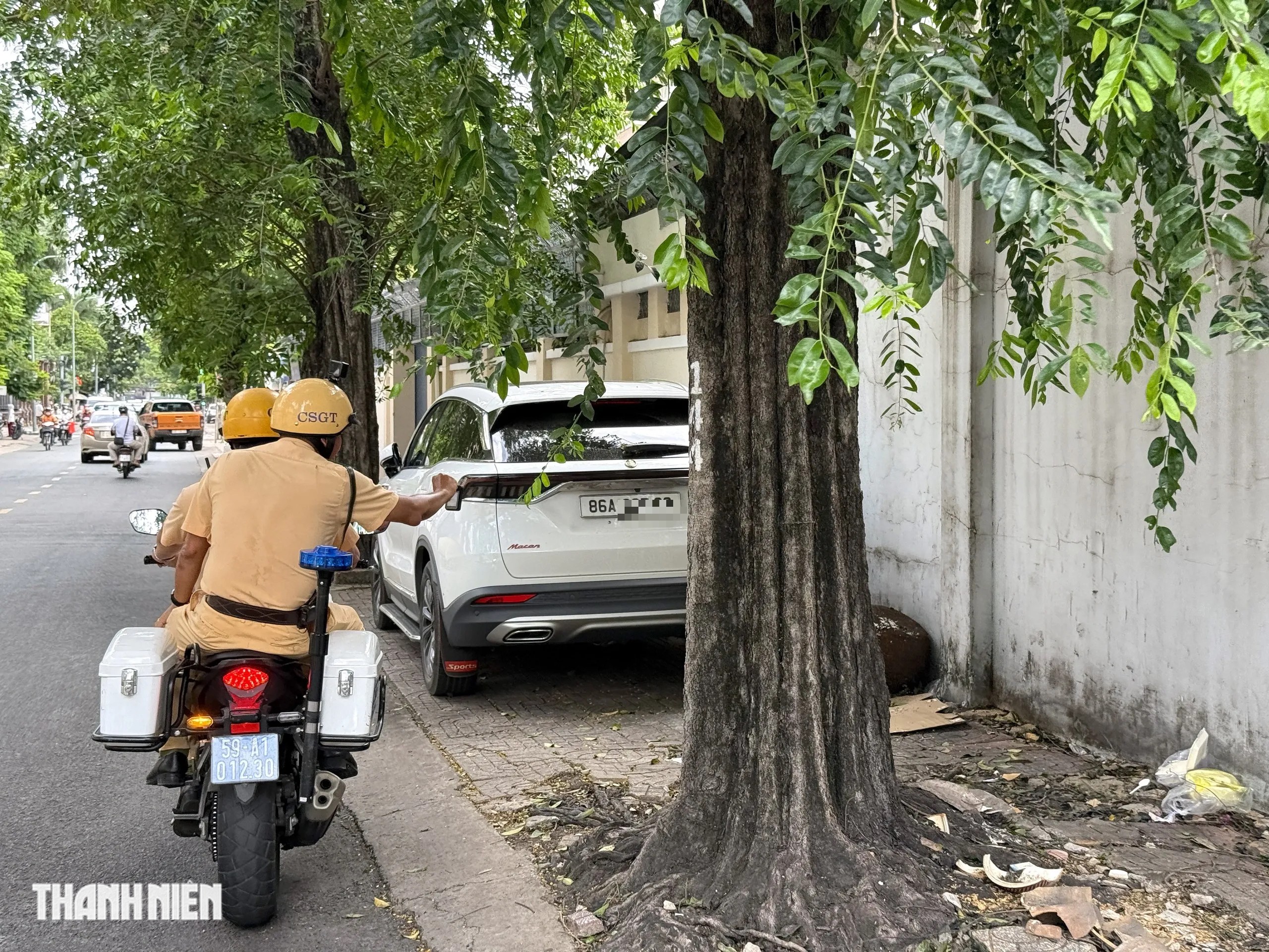 Kh&ocirc;ng c&oacute; biển cấm vẫn bị phạt: Những nơi tuyệt đối kh&ocirc;ng được đỗ xe - Ảnh 1.