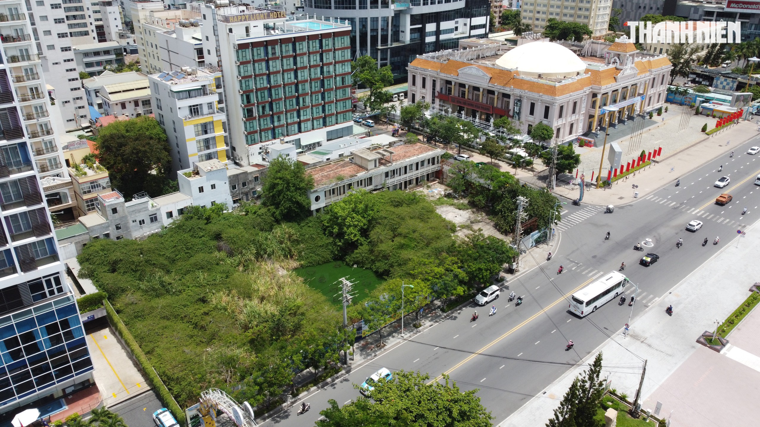 Hàng loạt khu 'đất vàng' ven biển Nha Trang bỏ hoang - Ảnh 14.