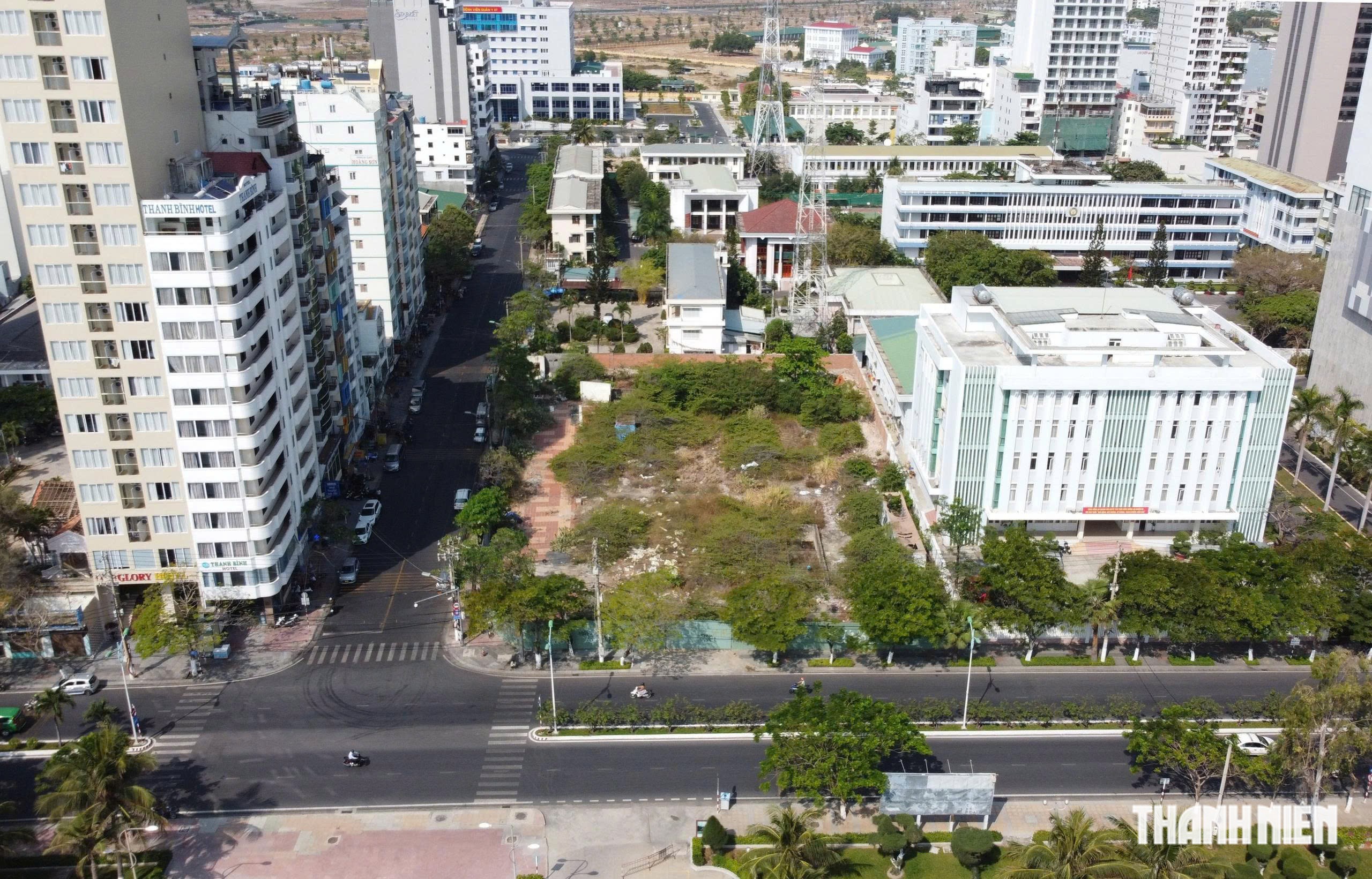 Hàng loạt khu 'đất vàng' ven biển Nha Trang bỏ hoang - Ảnh 6.