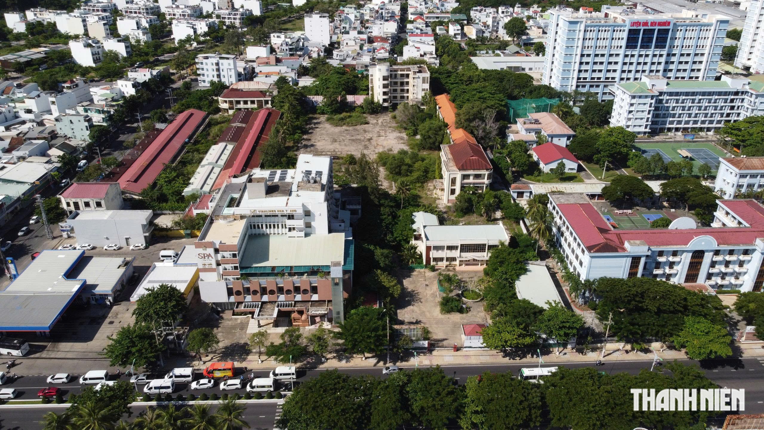 Hàng loạt khu 'đất vàng' ven biển Nha Trang bỏ hoang - Ảnh 10.