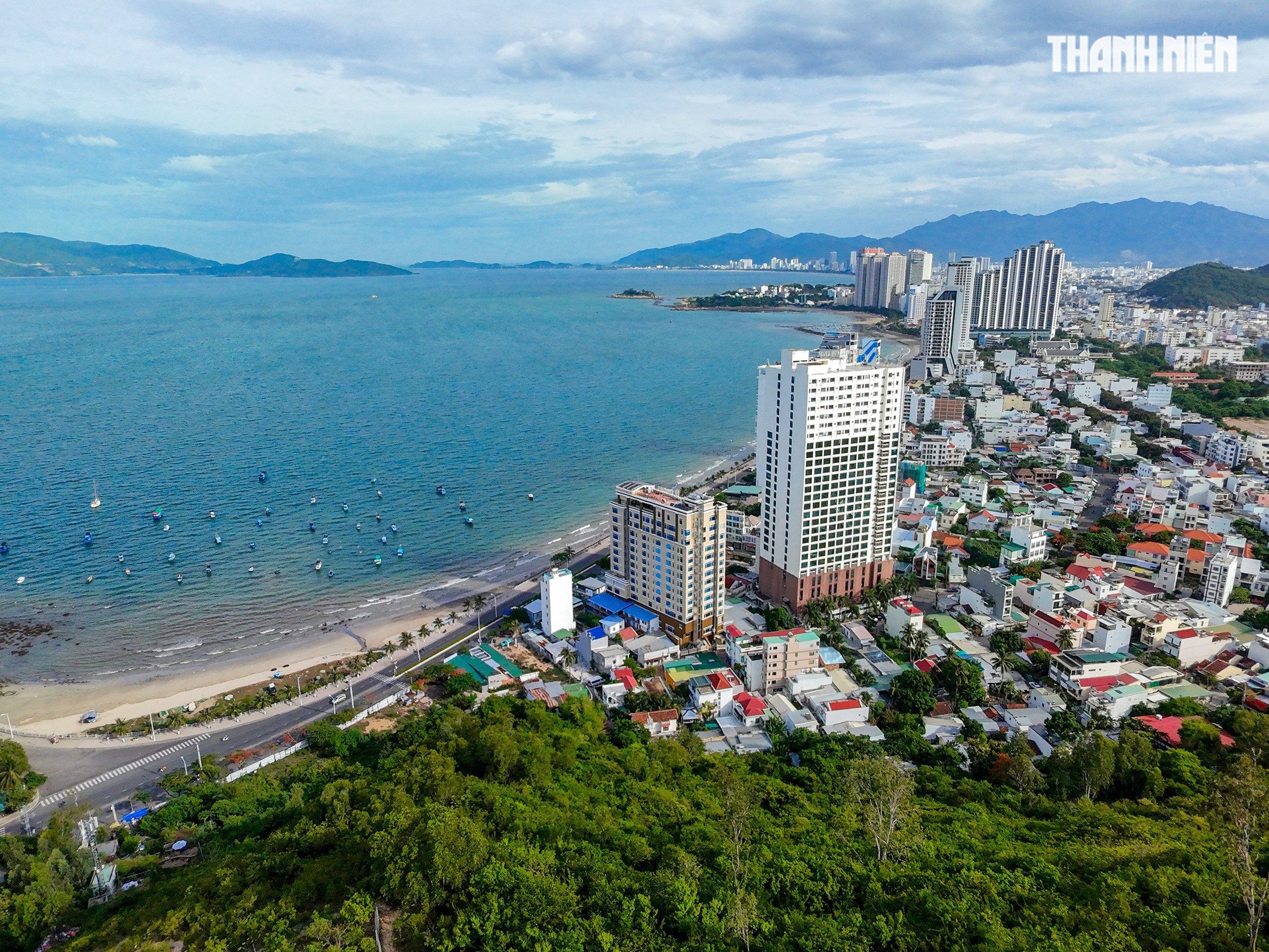 L&ecirc;n n&uacute;i C&ocirc; Ti&ecirc;n ngắm vịnh Nha Trang, ch&iacute;nh quyền khuyến c&aacute;o điều g&igrave;? - Ảnh 5.