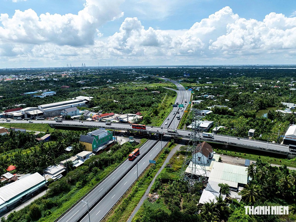 “Bão giá” làm tăng nguy cơ chậm tiến độ đầu tư công - Ảnh 3.