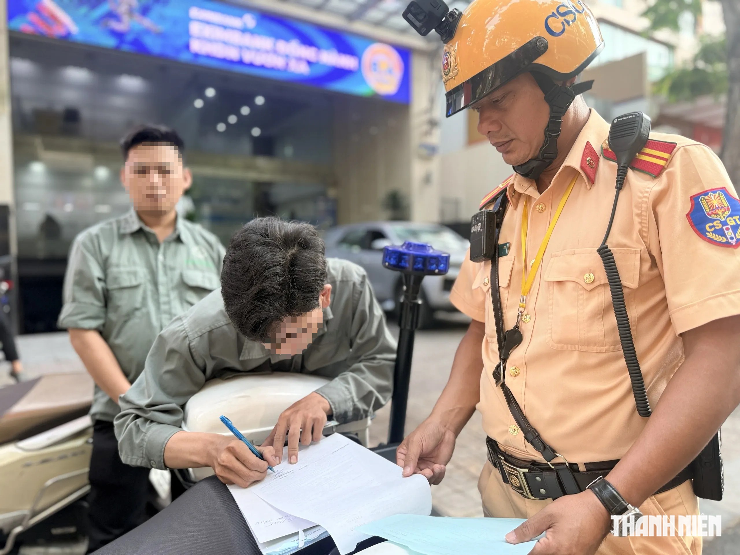 TP.HCM tổng r&agrave; so&aacute;t xe m&aacute;y c&ocirc;ng nh&acirc;n: Người mua xe chưa sang t&ecirc;n cần lưu &yacute;? - Ảnh 1.