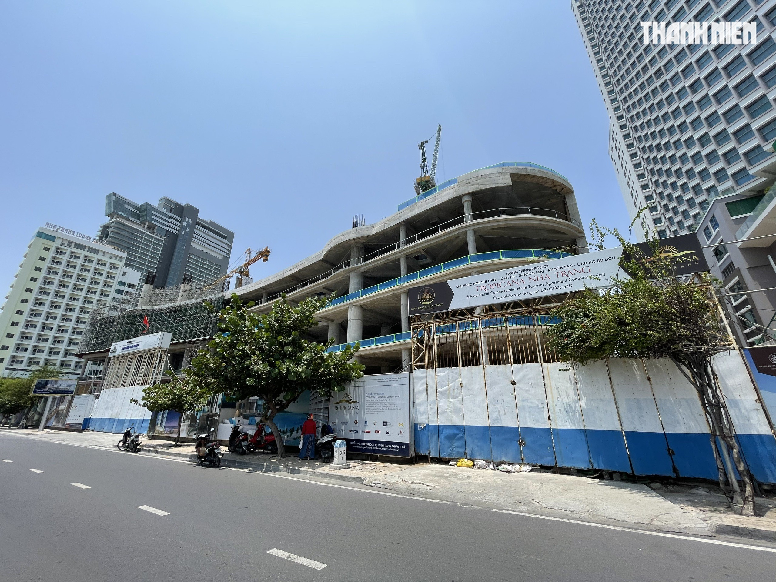 Hàng loạt khu 'đất vàng' ven biển Nha Trang bỏ hoang - Ảnh 1.