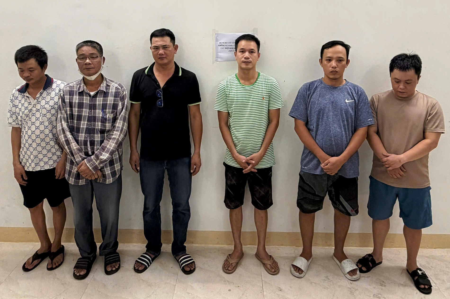 Đà Nẵng:Phá đường dây cá độ bóng đá quy mô lớn, giao dịch gần 60 tỉ đồng - Ảnh 1.