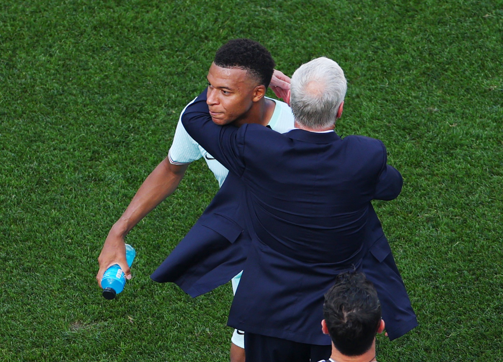 World Cup 2026 có thể thay đổi vị trí của HLV Deschamps trong lịch sử bóng đá
- Ảnh 1.