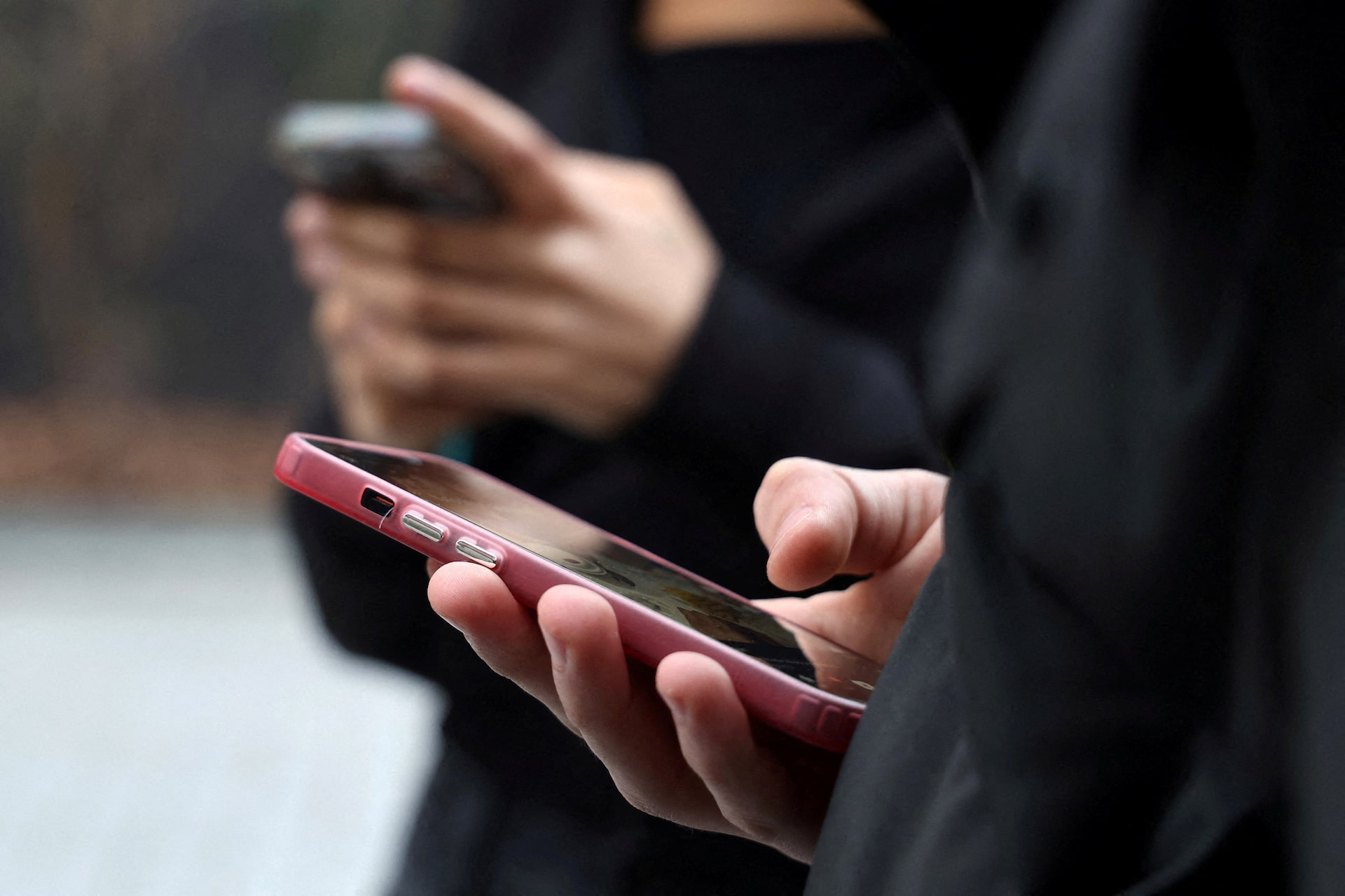 Dùng cuộc gọi qua Wi-Fi hay mạng di động tiết kiệm pin hơn? Gọi điện qua Wi-Fi hay mạng di động tiết kiệm pin hơn? - Ảnh 1.