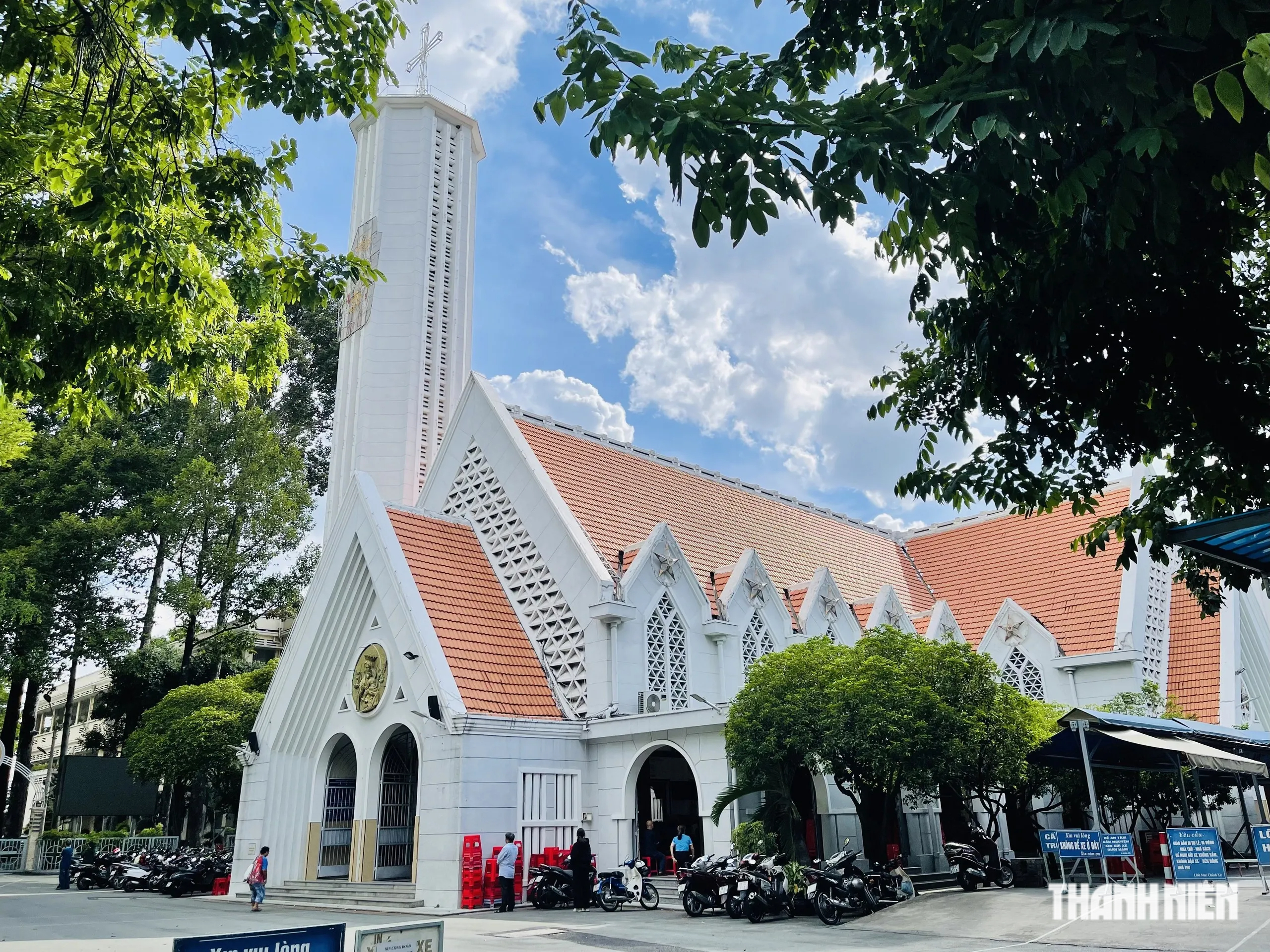 Khám phá vẻ đẹp nhà thờ Dòng Chúa Cứu Thế ở trung tâm TP.HCM- Ảnh 7.