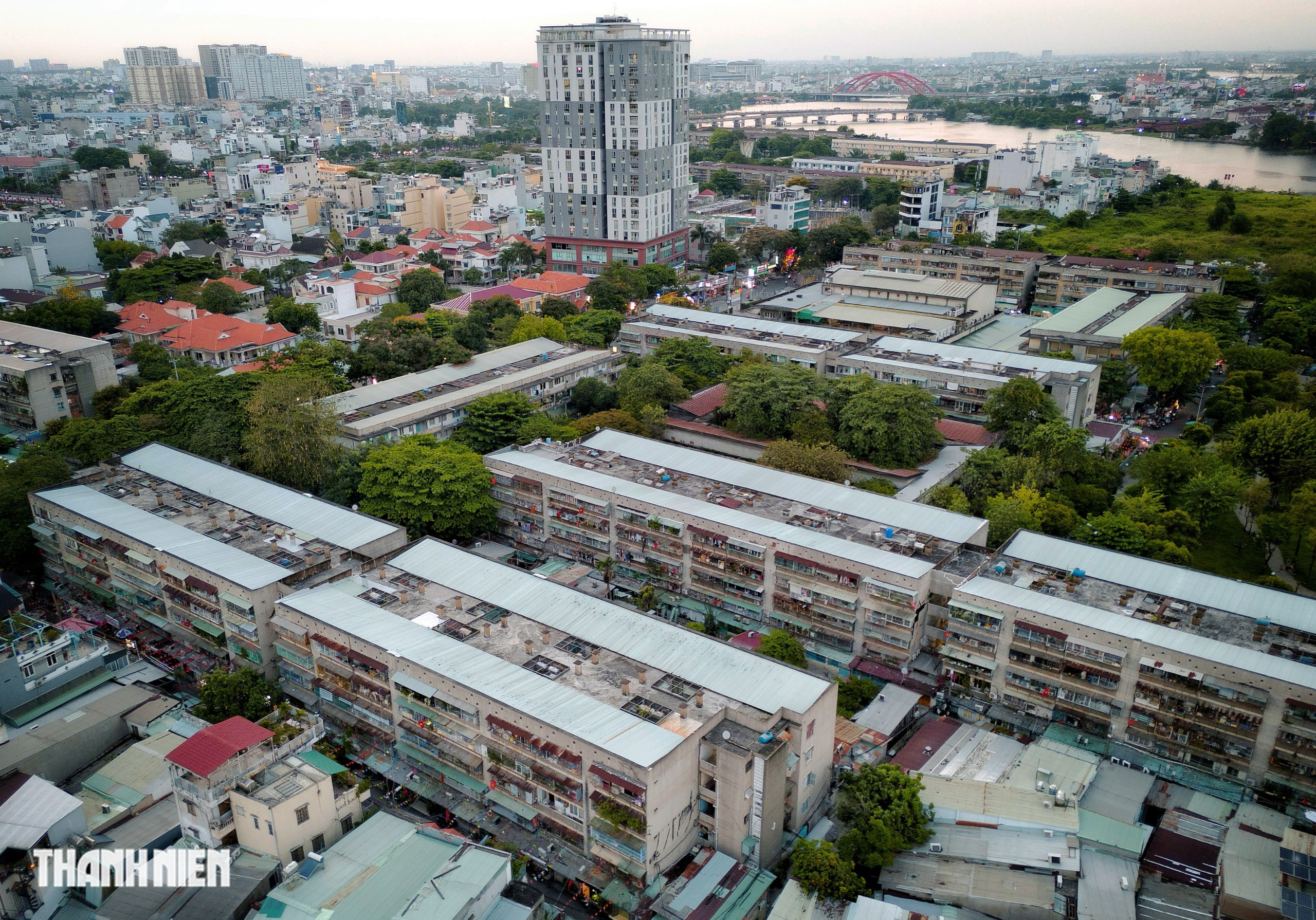 TP.HCM nhắc việc giám đốc 2 sở chậm cải tạo chung cư cũ - Ảnh 1.