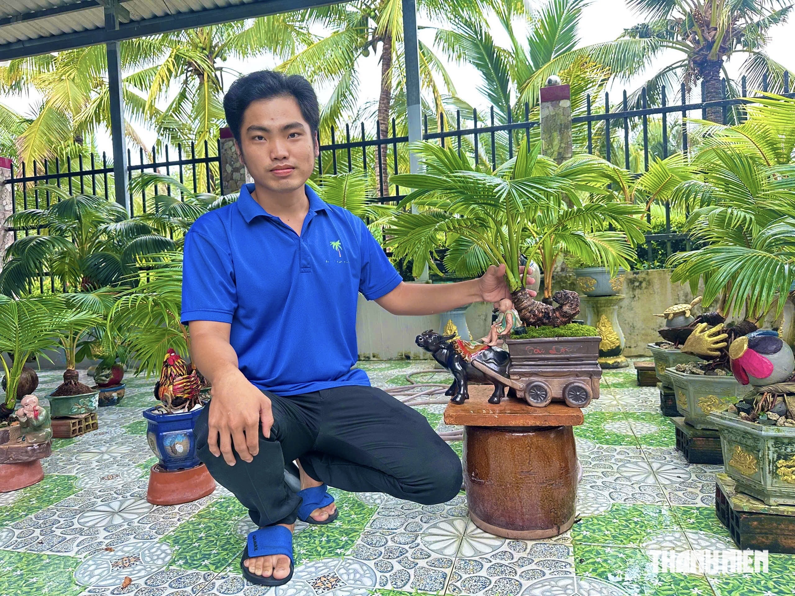 Chàng trai miền Tây làm bonsai dừa khô bán giá bất ngờ - Ảnh 1.