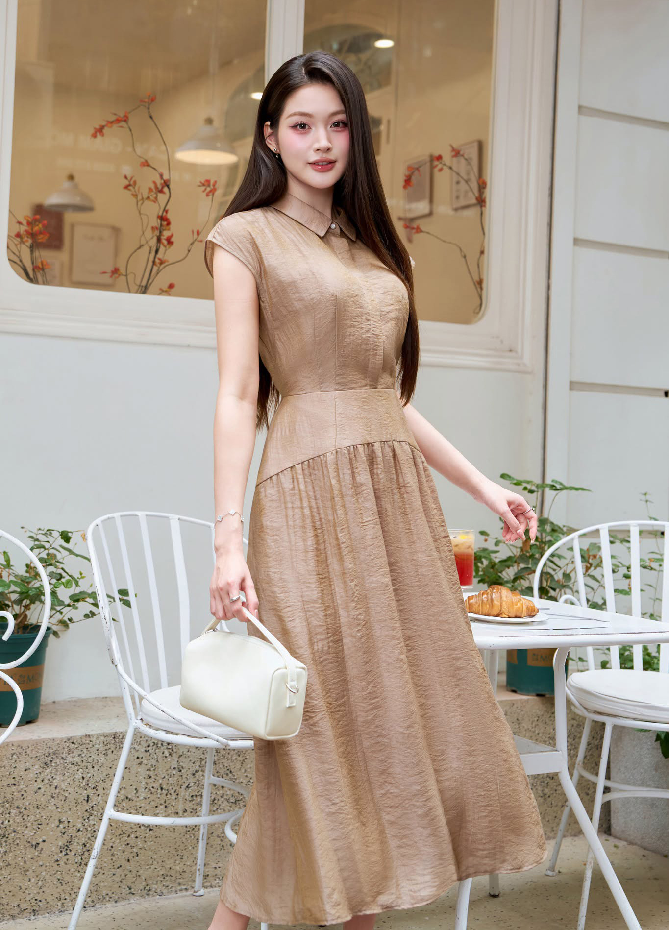Trang phục vải lụa, tơ voan mềm nhẹ được ưu ái ngày đầu thu- Ảnh 3.