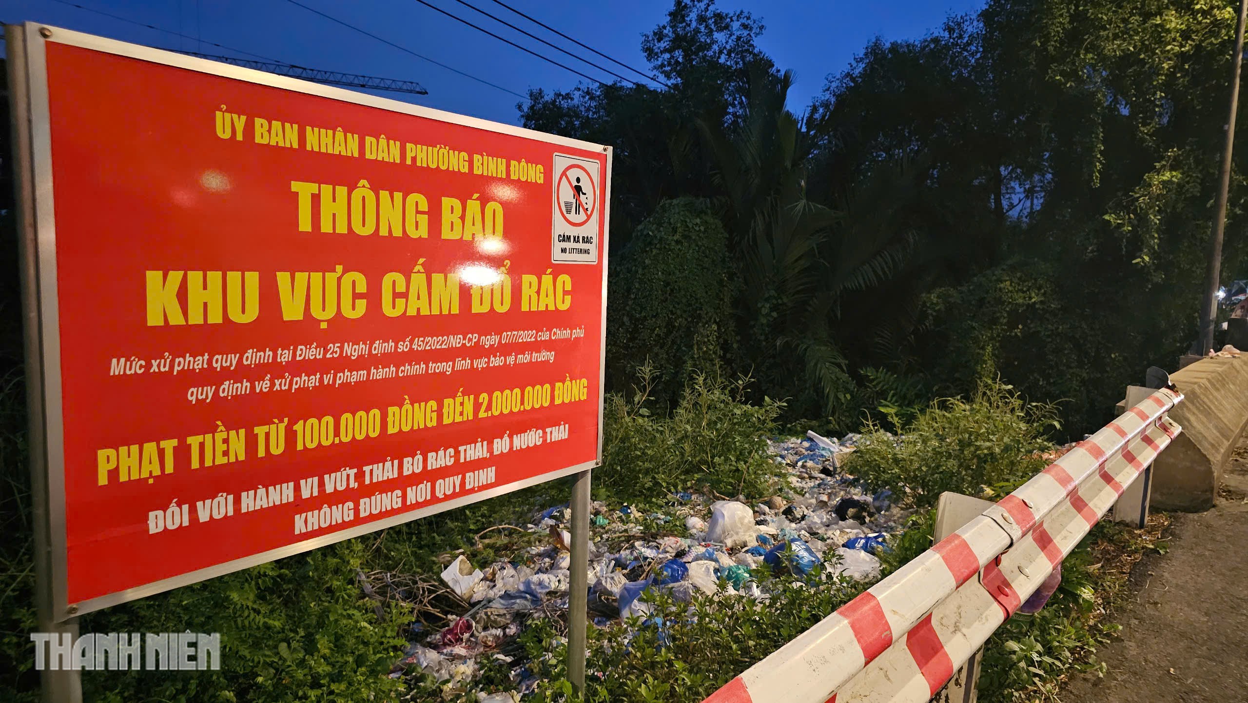 Nỗi Kinh hoàng từ rác thải bừa bãi trên tuyến đường Nguyễn Văn Linh - Ảnh 3.