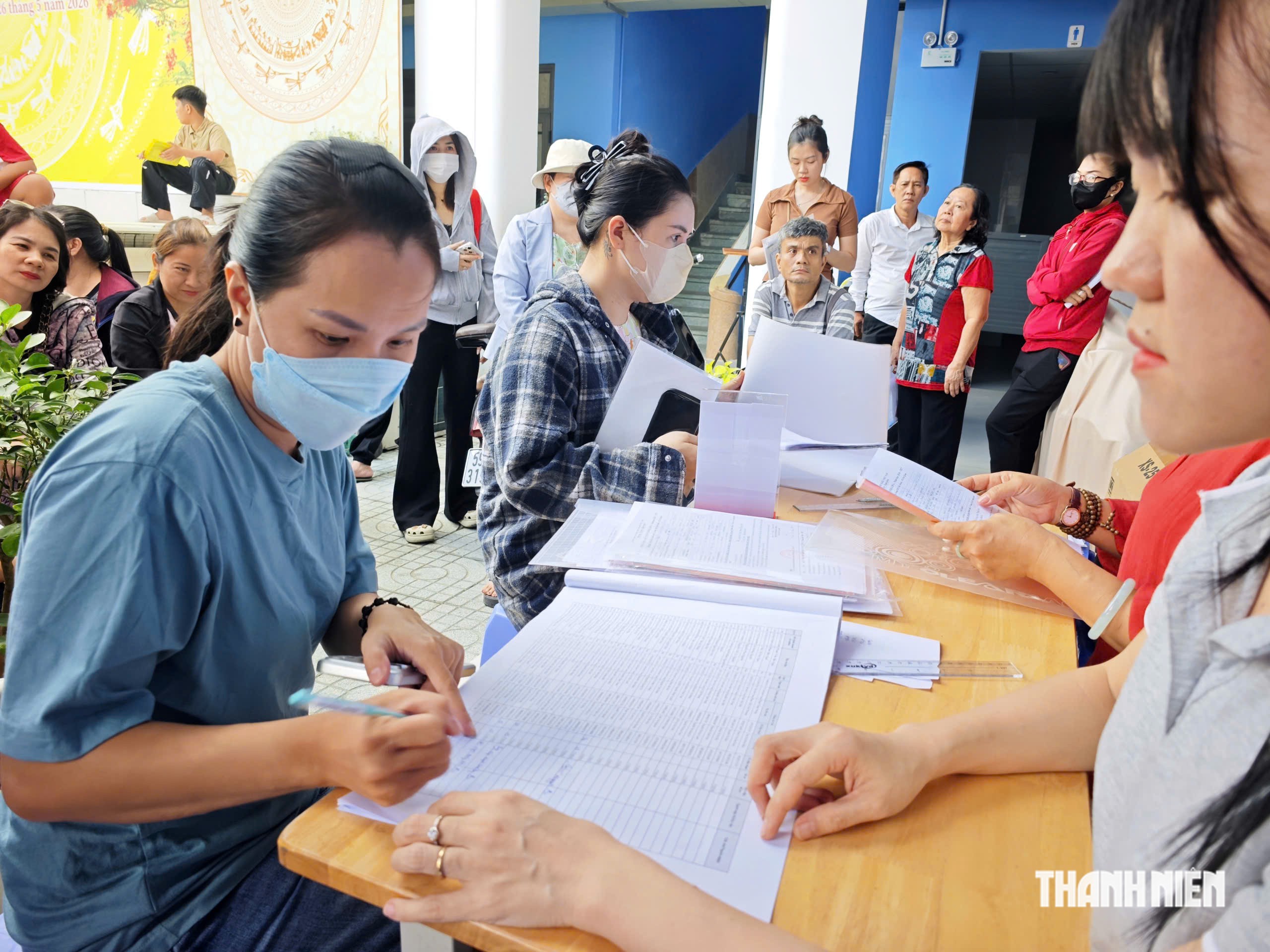 Mức tiền cụ thể của các khoản thu trong trường công lập, TP.HCM đang lấy ý kiến - Ảnh 1.