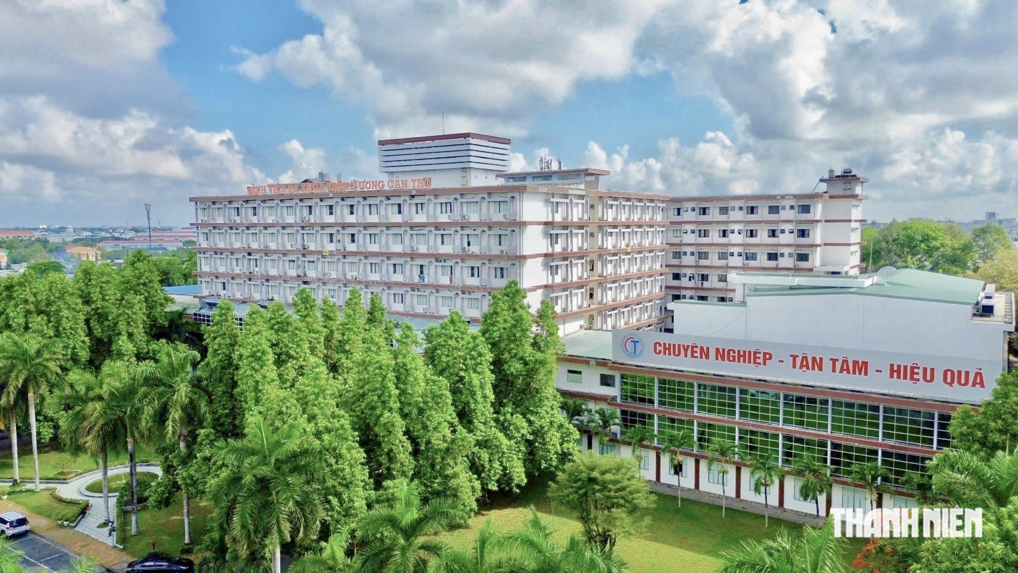 Bộ trưởng Đào Hồng Lan làm việc với Bệnh viện đa khoa Trung ương Cần Thơ- Ảnh 2.