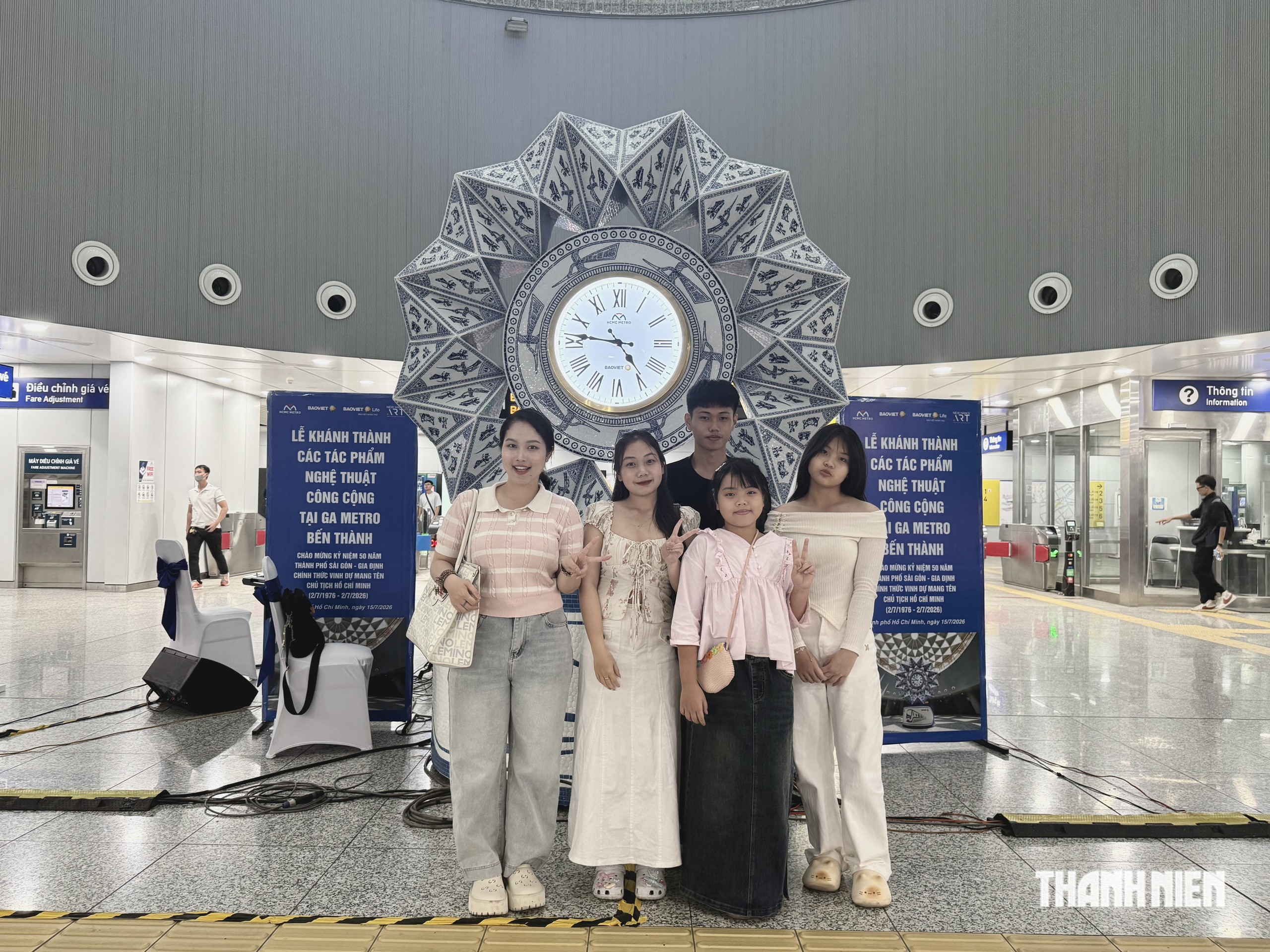 Góc check-in mới toanh tại ga metro Bến Thành thu hút người trẻ - Ảnh 1.