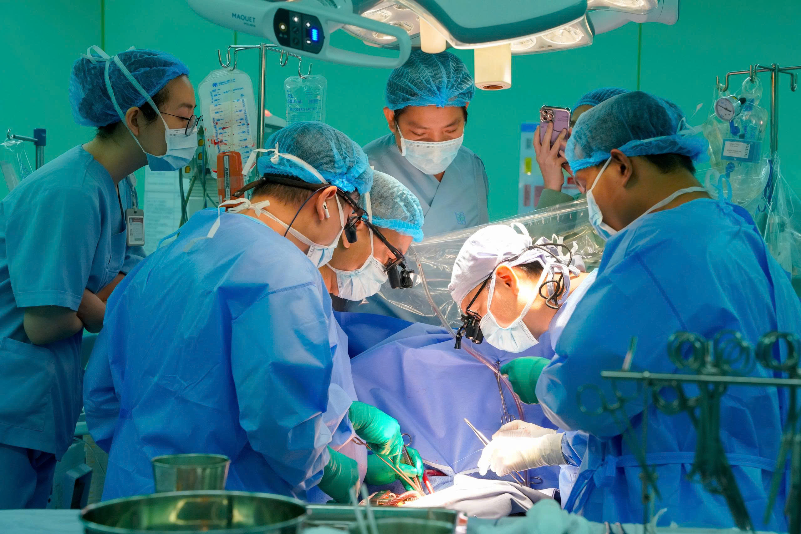 Hành trình ‘xuyên Việt’ của trái tim từ Hà Nội vào TP.HCM cứu bệnh nhi suy tim - Ảnh 1.