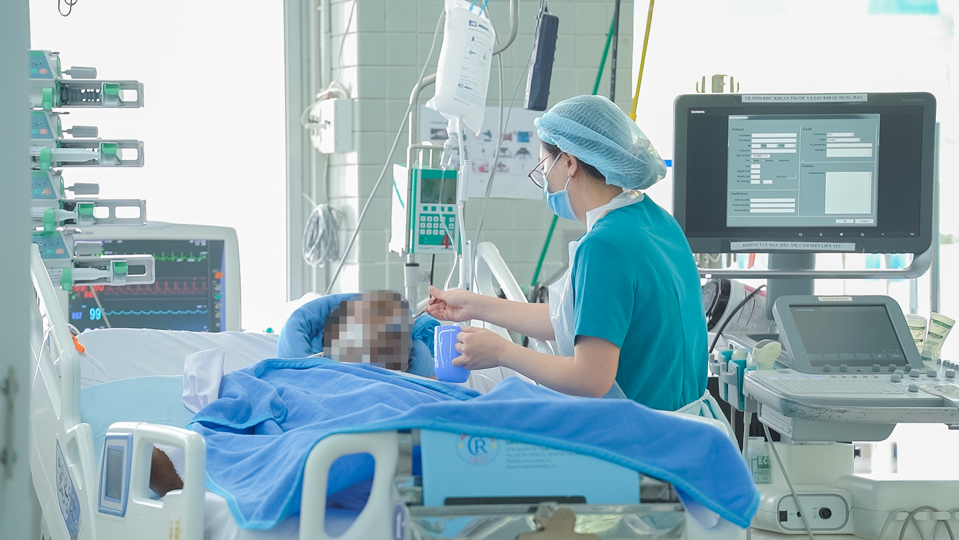 Nạn nhân người Ấn Độ bị lật ca nô ở Phú Quốc đã tỉnh, tự thở - Ảnh 1.