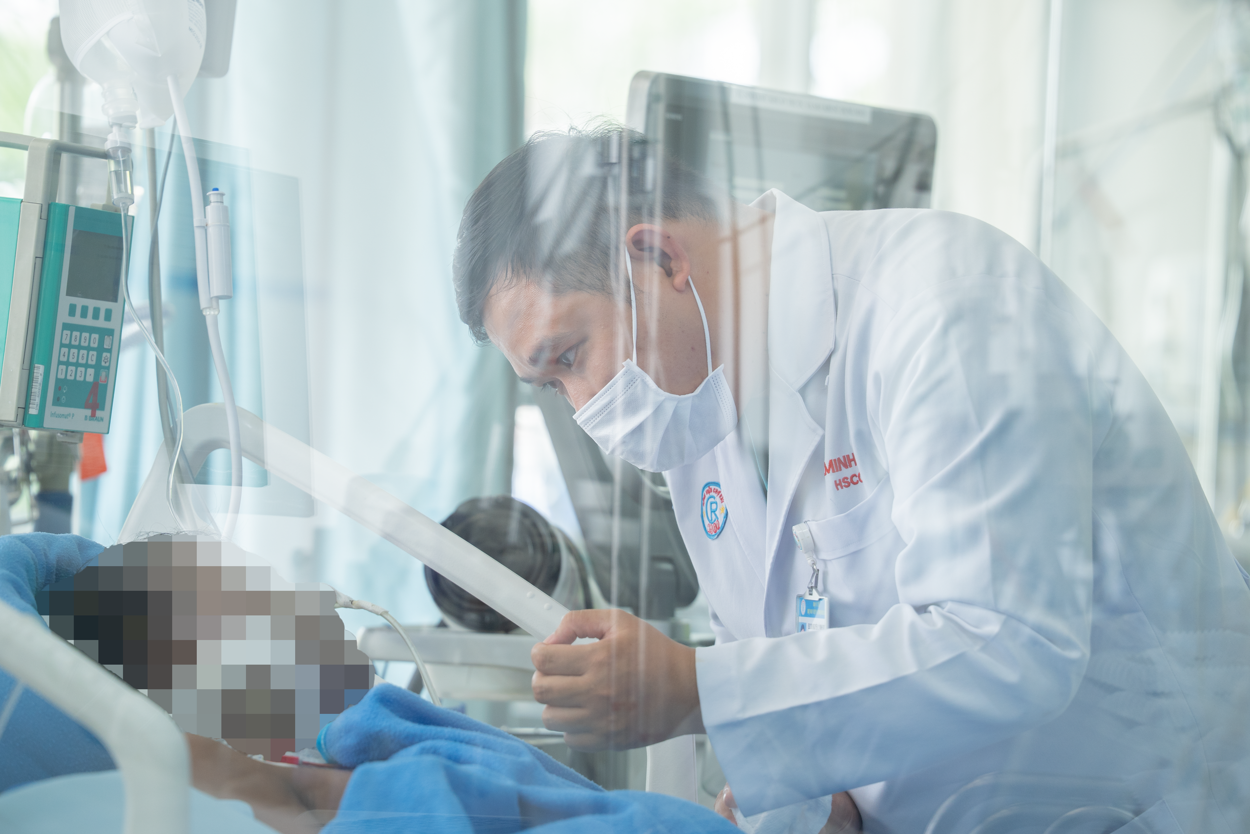 Nạn nhân người Ấn Độ bị lật ca nô ở Phú Quốc đã tỉnh, tự thở - Ảnh 2.