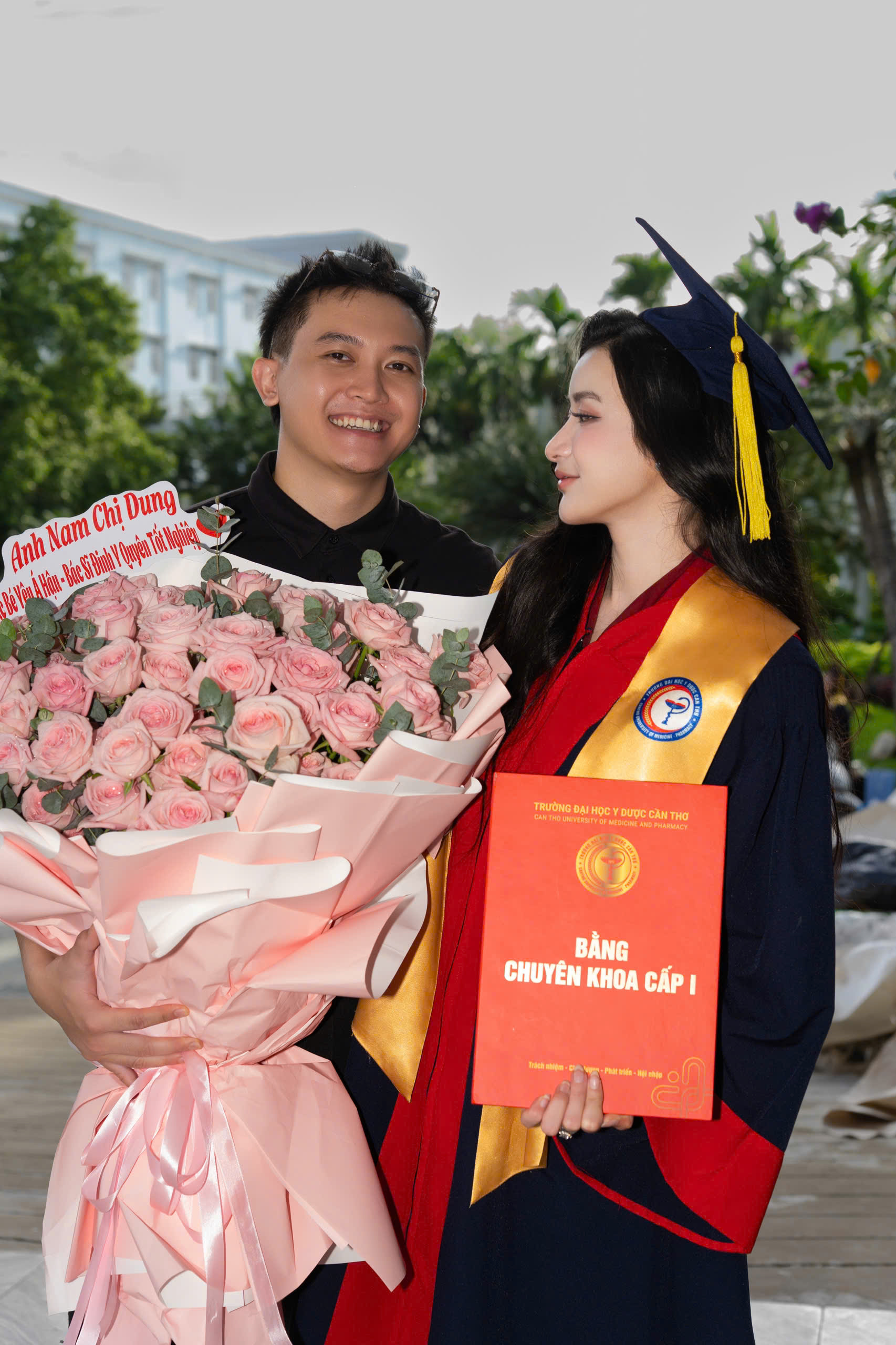 Nhan sắc Á hậu vừa tốt nghiệp bác sĩ chuyên khoa I - Ảnh 6.