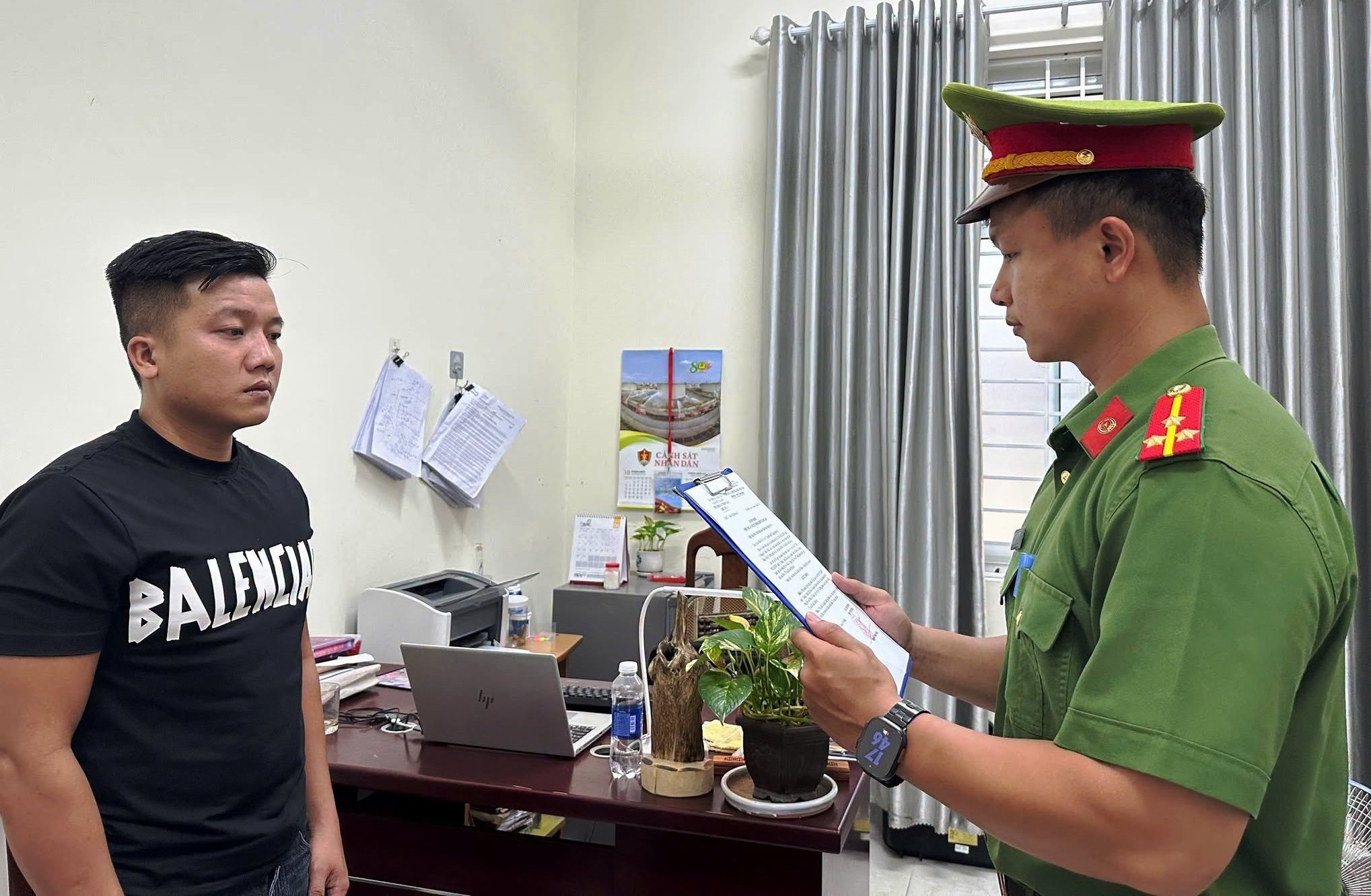 Công an Đà Nẵng khởi tố 2 người 'khủng bố tinh thần' đòi tiền cọc đất- Ảnh 1.