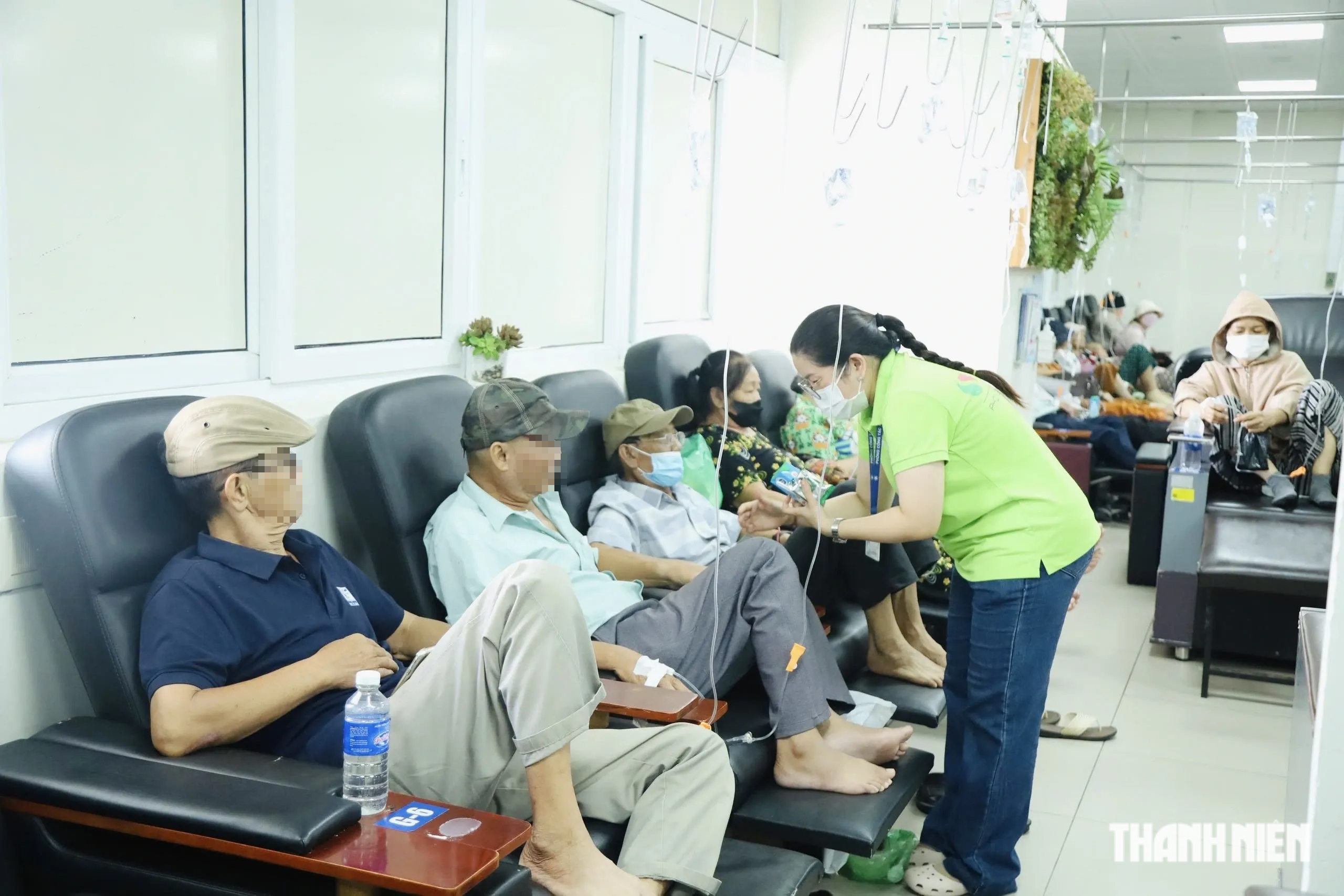 ‘Ghế máy bay hạng thương gia’ và 'tiếp viên hàng không' ở Bệnh viện Chợ Rẫy- Ảnh 3.