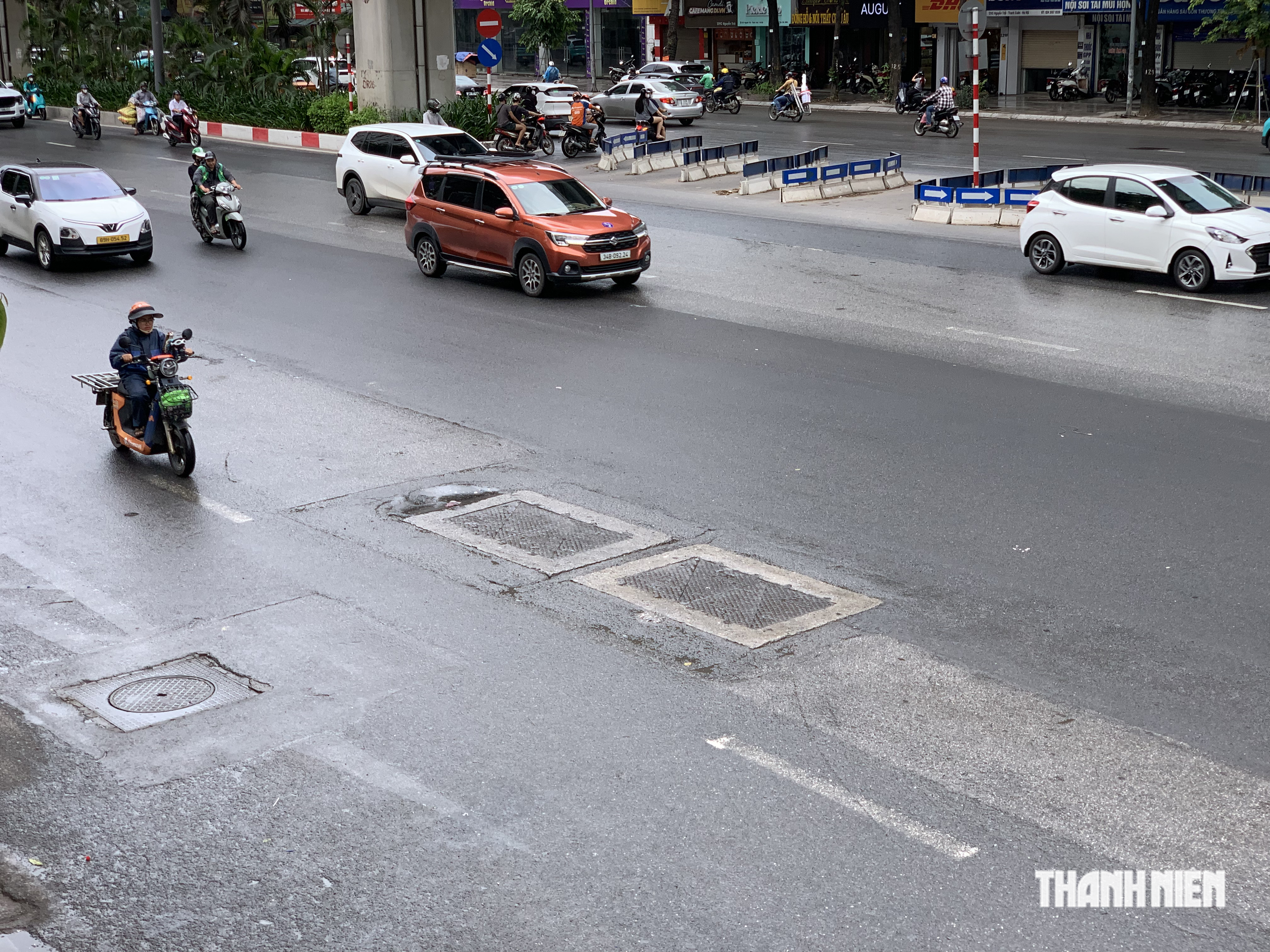 Nhiều tuyến đường nham nhở, nứt vỡ sau cải tạo chống ngập tại H&agrave; Nội - Ảnh 2.
