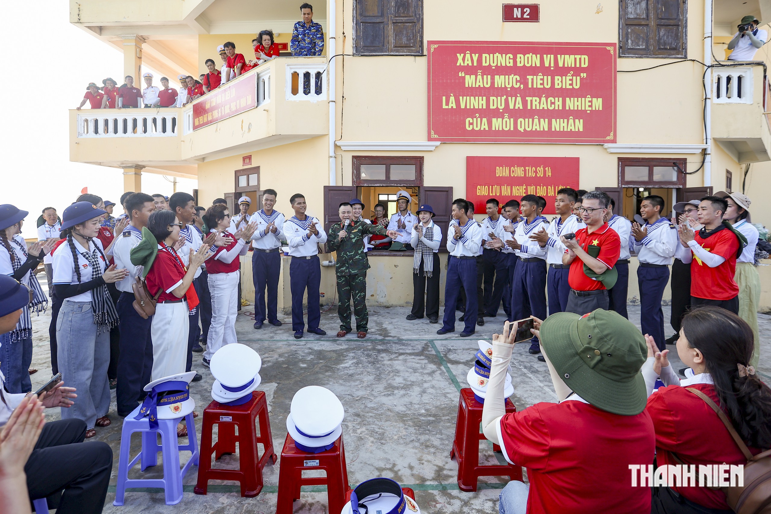 Những sân khấu đặc biệt giữa Trường Sa- Ảnh 2.