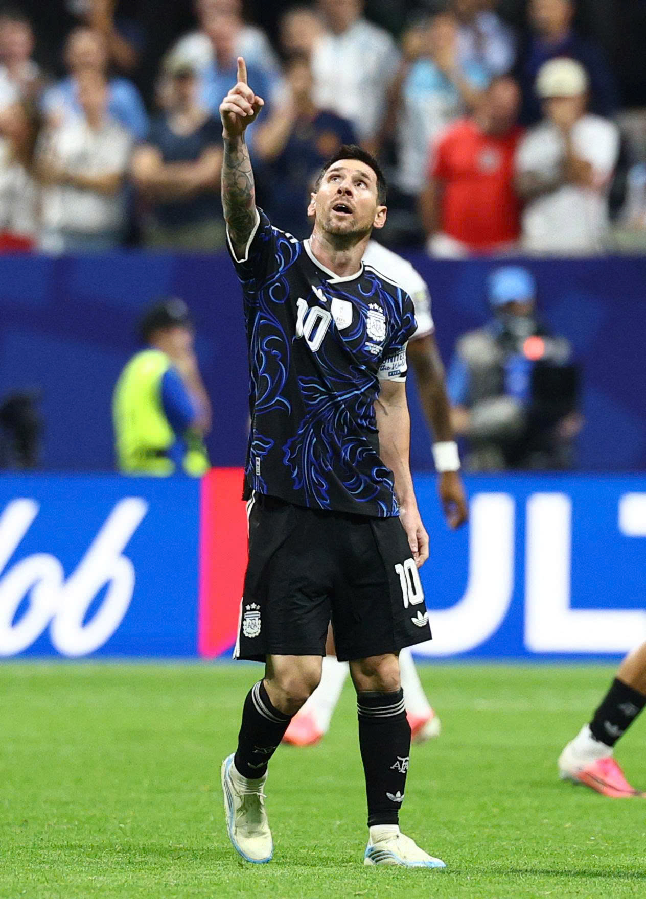 Quả b&oacute;ng v&agrave;ng thứ 9 cho Messi?- Ảnh 2.