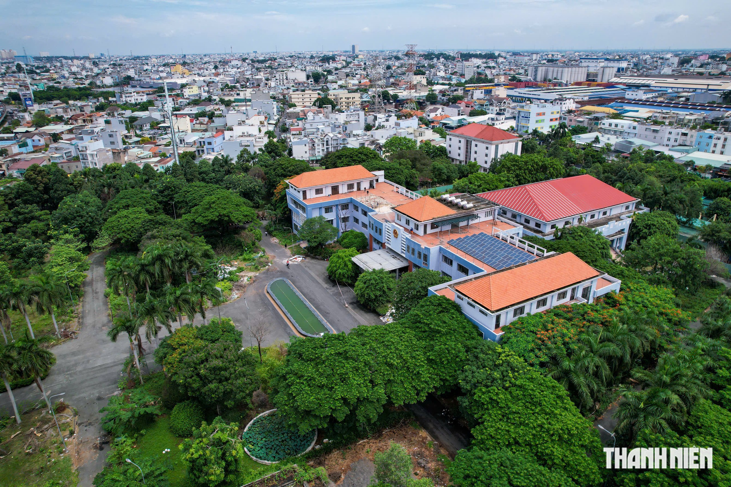 TP.HCM thúc tiến độ chuyển đổi nhà đất dôi dư phục vụ giáo dục, y tế- Ảnh 1.