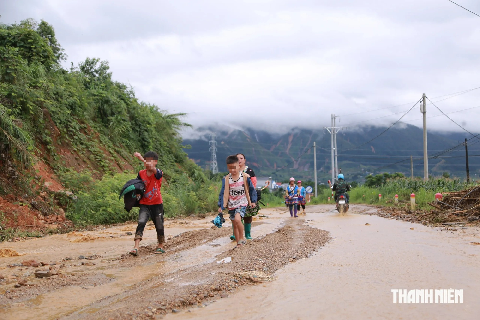 Mường Than tan hoang sau lũ quét - Ảnh 2.