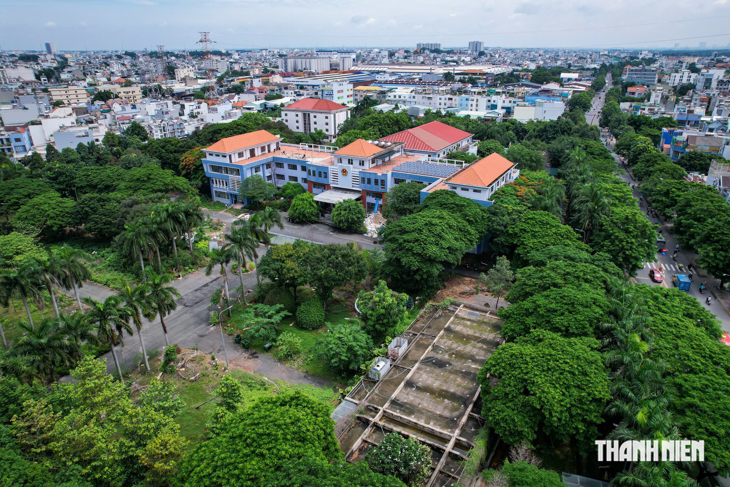 Cận cảnh trụ sở UBND quận 12, Tân Phú cũ chuyển thành trường học- Ảnh 2.